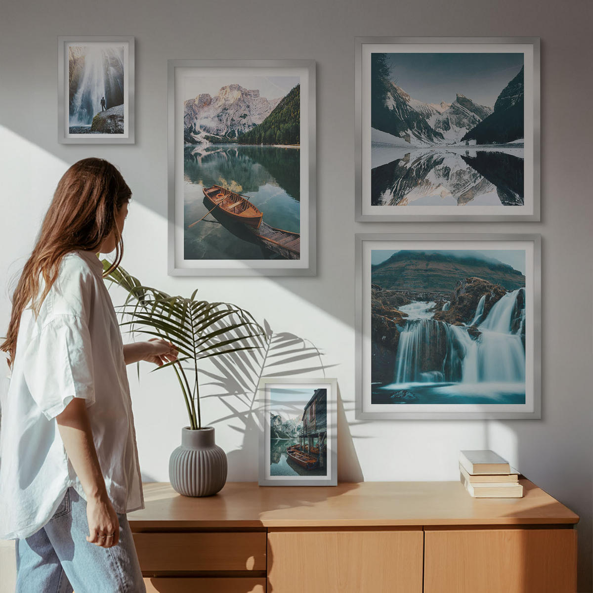 WANDBILDER 5er Set - 50x50 cm & 20x30 cm & 40x60 cm Silberner Rahmen - Spiegelung der Boote auf Bergseen - Silberfarben, Kunststoff (40/60cm) - ArtPrintCave