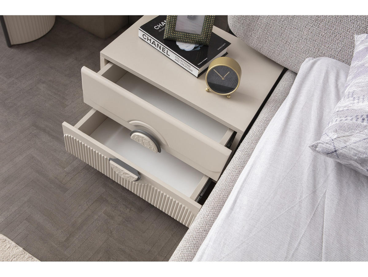 BETTANLAGE Sarmira Typ-3 Bett mit Kopfteil 2 Nachttischen und Kleiderschrank - Creme, Holzwerkstoff (160/200cm)