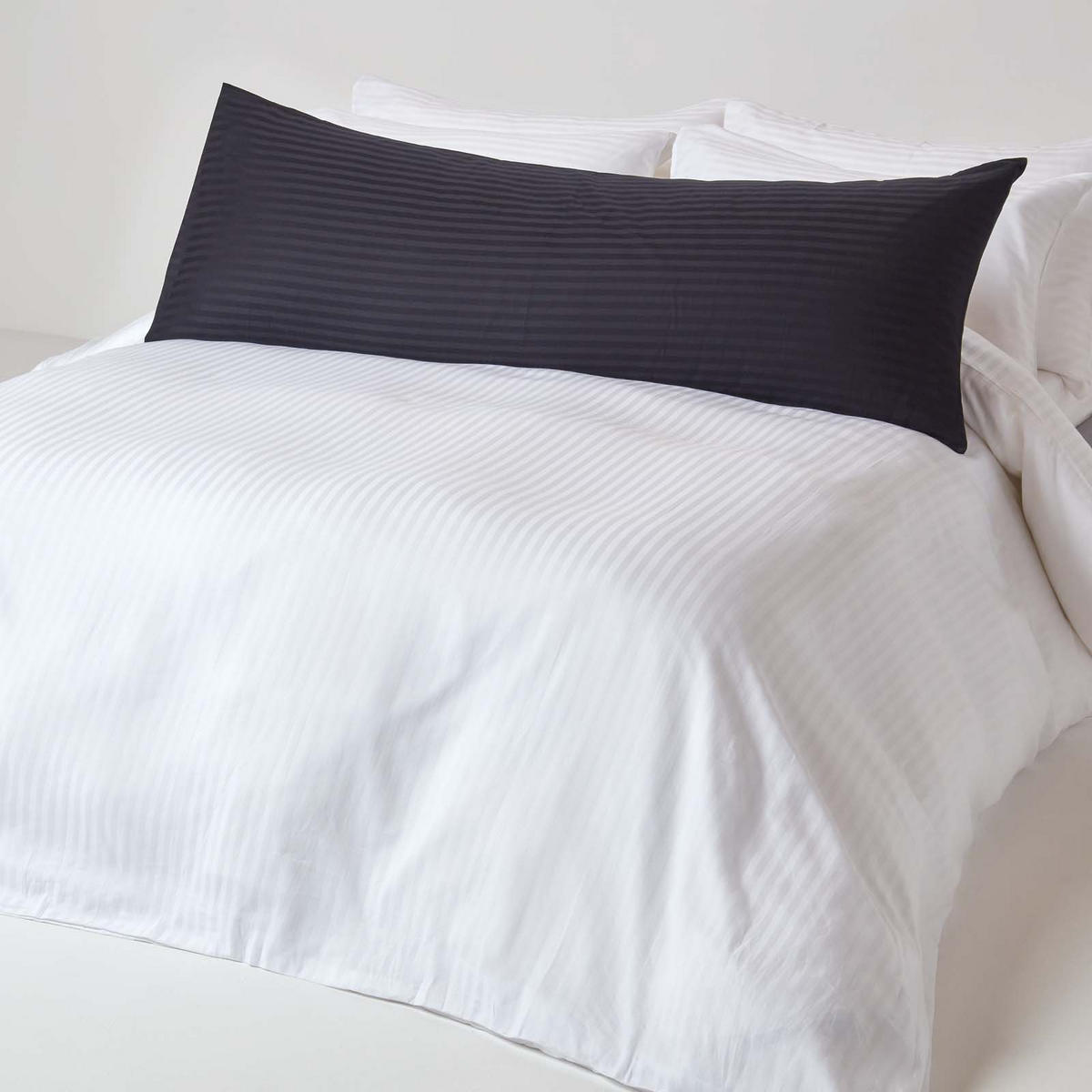 SEITENSCHLÄFERKISSENBEZUG Damast-Streifen, 48/136 cm - Schwarz, Textil (50/140cm) - Homescapes