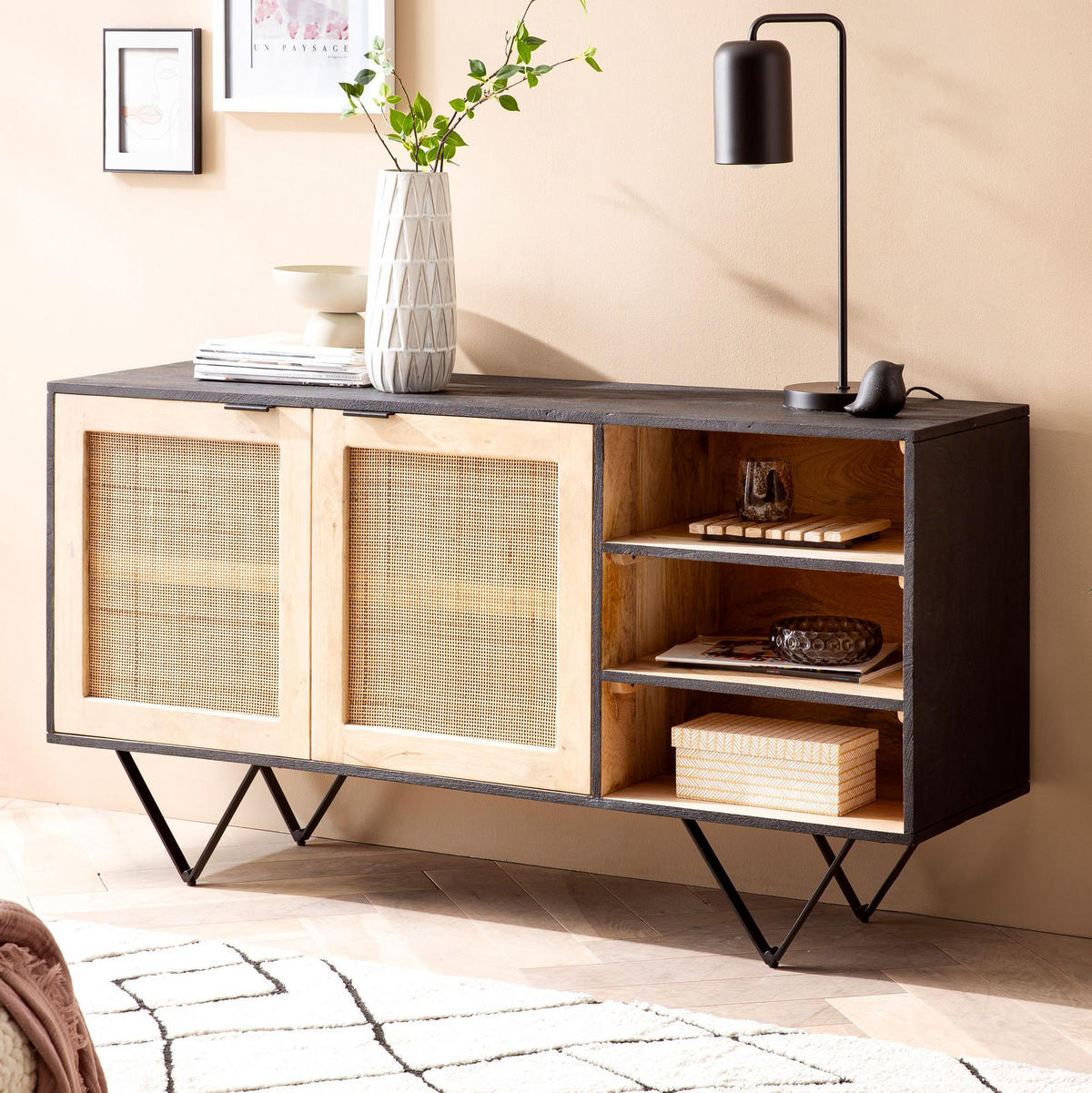 SIDEBOARD – Mango Massivholz/Rattan, 145x75x40 cm, 2 Türen, schwarz/braun, mit Regal - Schwarz, Holz/Metall (145/75/40cm) - KADIMA DESIGN