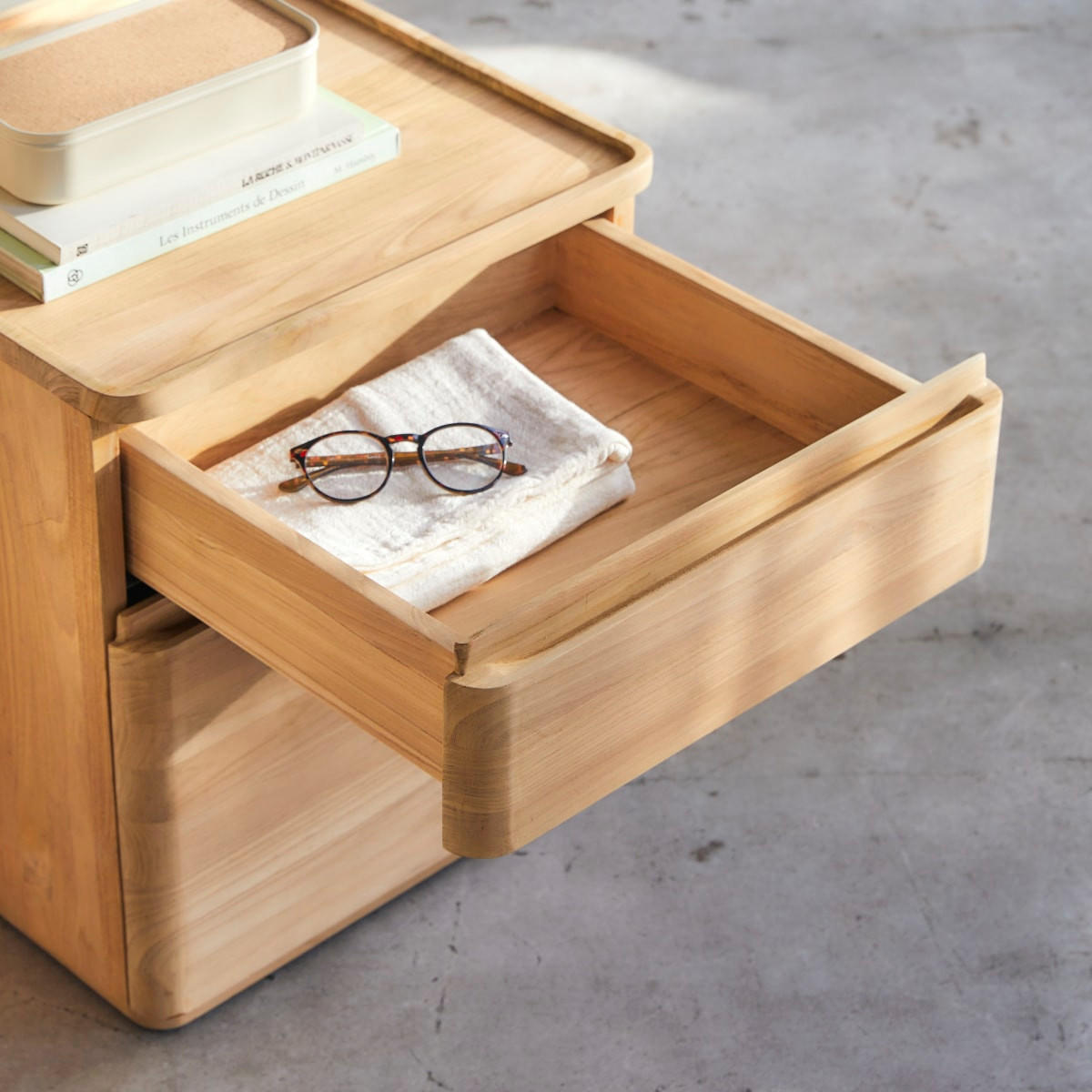 NACHTTISCH Nino Natur aus Teak - Naturfarben, Holz (45/50/45cm) - Tikamoon