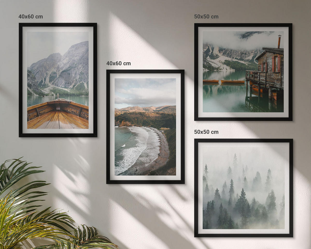BILDER SET 4er Set - 50x50 cm & 40x60 cm Schwarzer Rahmen - Berge, See, Boot, Nebel, Strand - Schwarz, Kunststoff (50/50cm) - TULUP