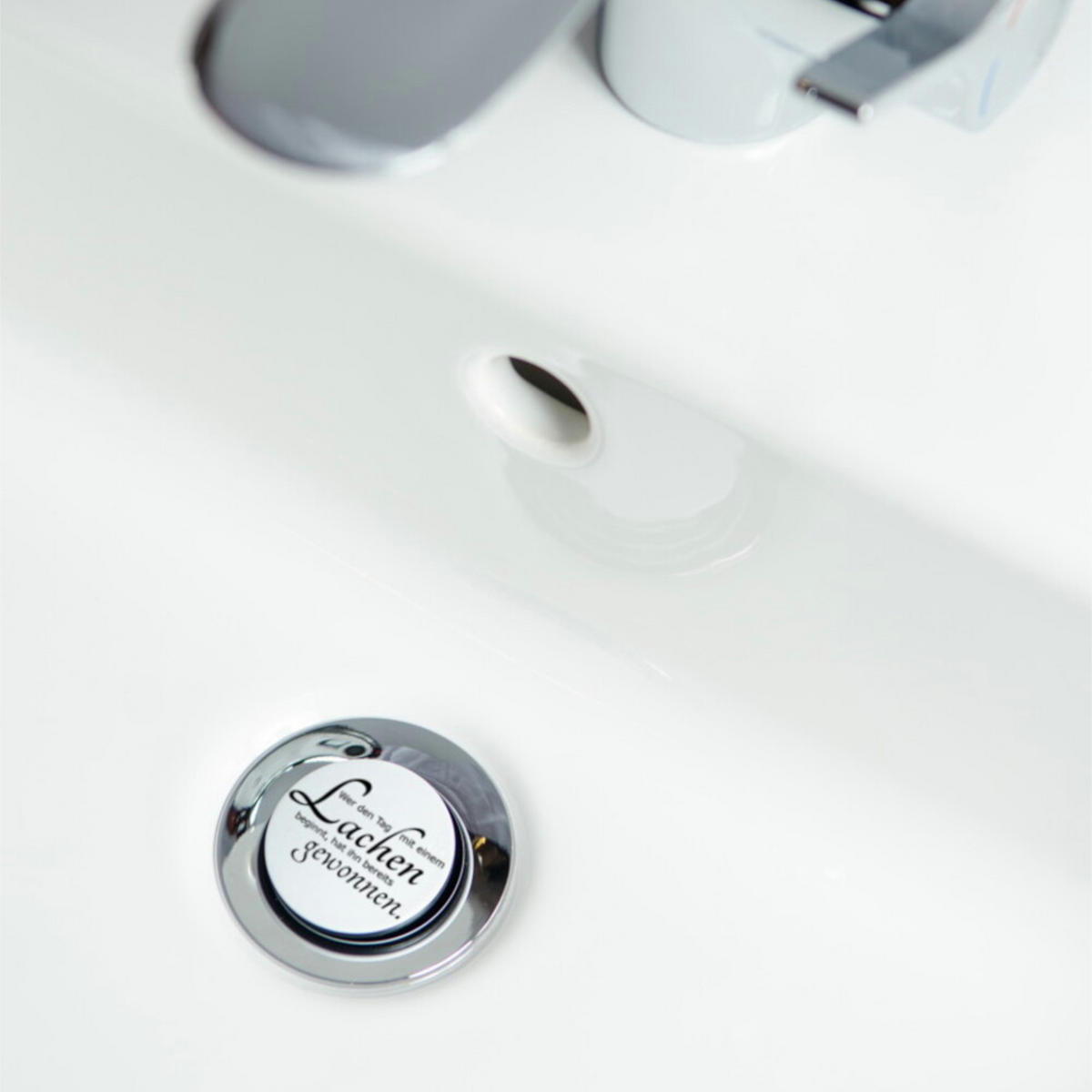 WASCHBECKENSTÖPSEL Lachen - Weiß, Kunststoff/Metall (4/7/7cm) - Sanilo