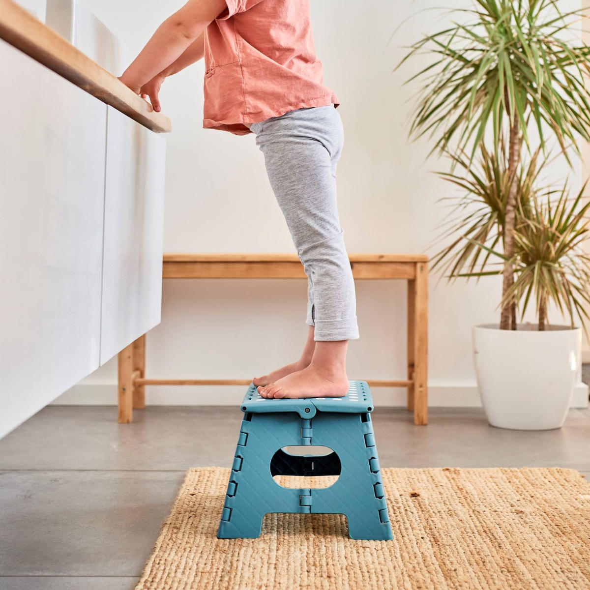 KLAPPHOCKER meerblau 35/28/22 cm - Blau, Kunststoff (28/22/35cm) - ZELLER