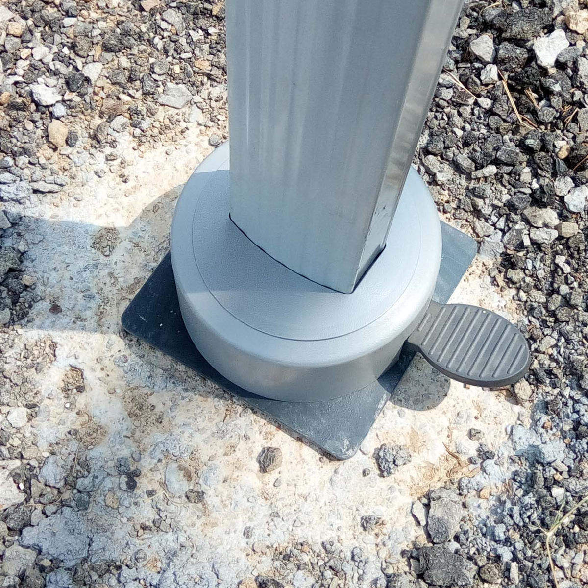 BODENHÜLSE FÜR SCHIRME Schwarz - Schwarz, Metall (19/19cm) - MCW