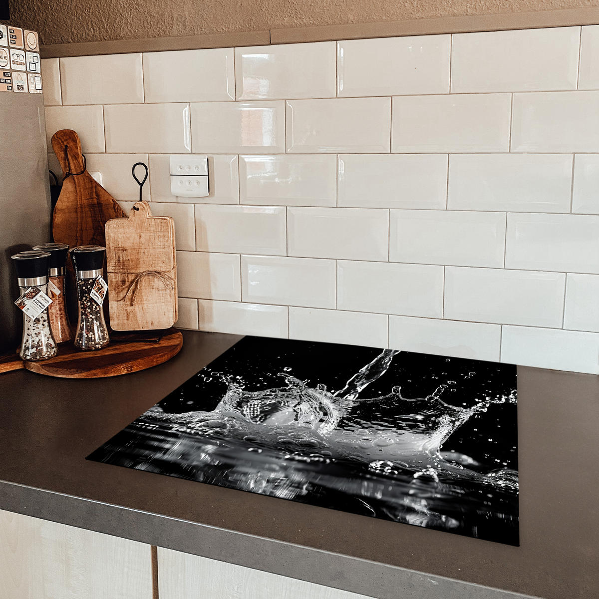 HERDABDECKPLATTE Wasser - Spritzwasser - Schwarz Herdabdeckung Induktionsfeld 60x52 cm - Schwarz, Kunststoff (60/52/0.2cm) - MuchoWow