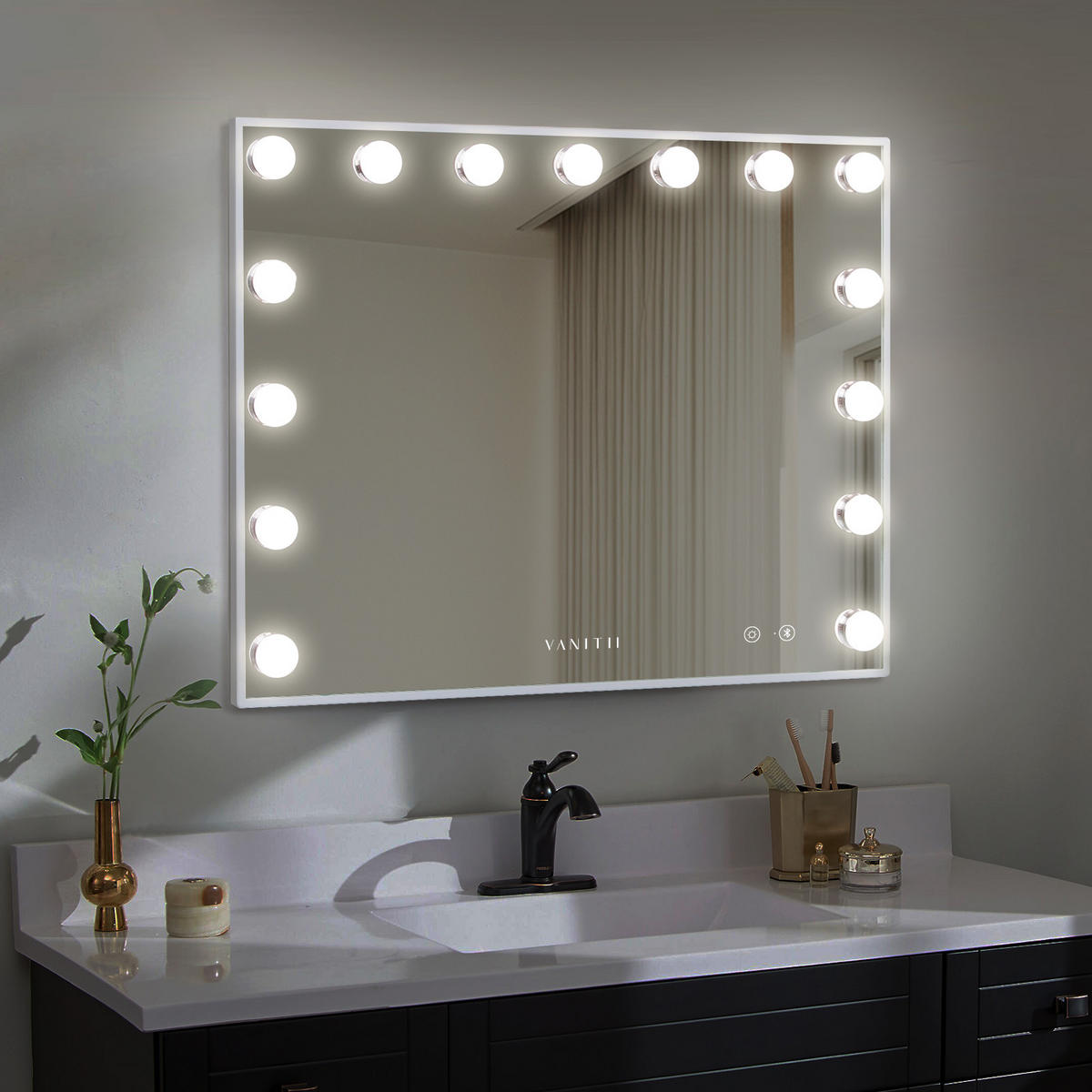 SCHMINKSPIEGEL mit LED-Beleuchtung und Bluetooth weiß 58/46 cm - Weiß, Metall (58/46/3cm) - VANITII