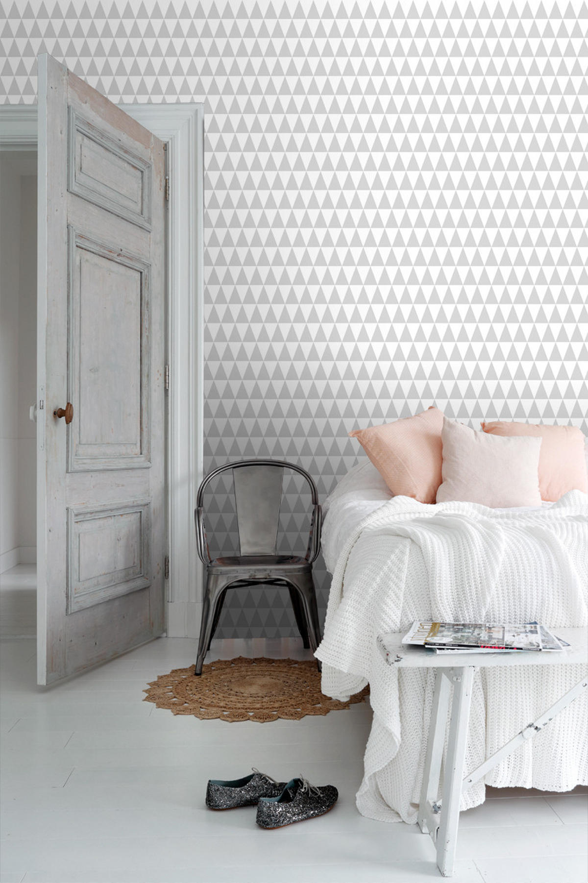 TAPETE grafische, geometrische Dreiecke 53 cm x 10.05 m - Grau, Papier (53/1000cm) - ESTAhome