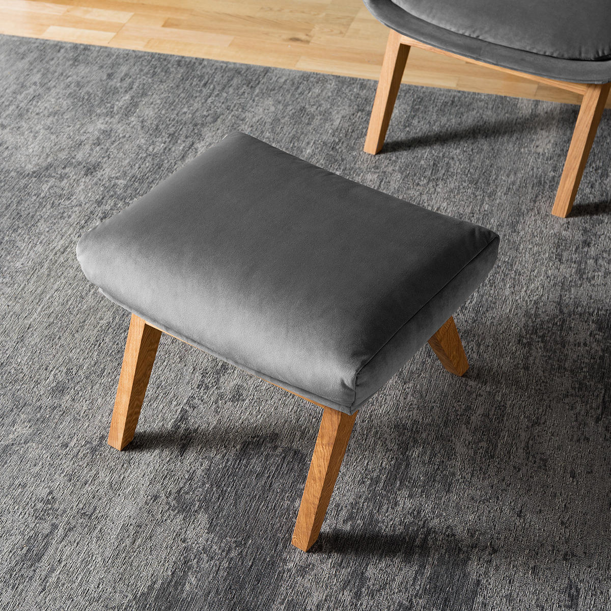 POLSTERHOCKER mit Holzfüßen - Eichefarben/Grau, Eichenholz/Textil (51/37/41cm) - home24