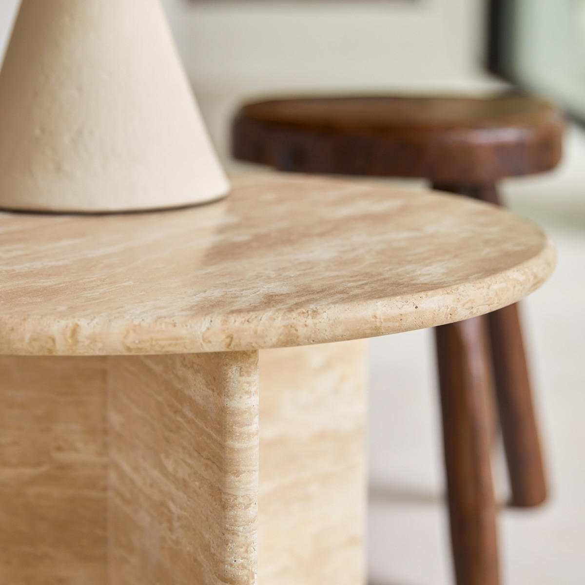 BEISTELLTISCH Sarah Natur aus Travertin - Naturfarben, Stein (52/52/40cm) - Tikamoon