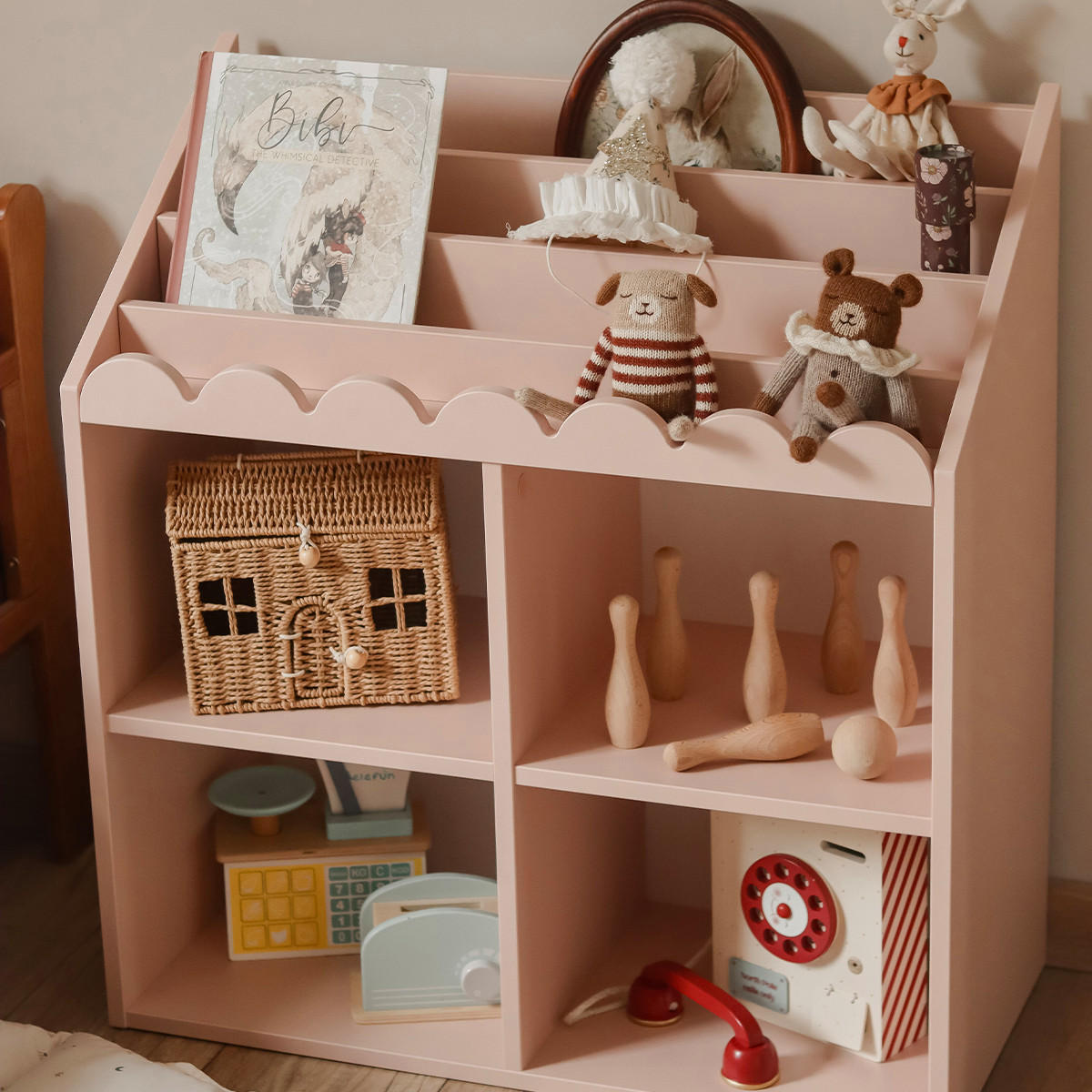 KNIHOVNA Book Nook Rose - růžová, kompozitní dřevo (71/76/33cm) - Petits-meubles