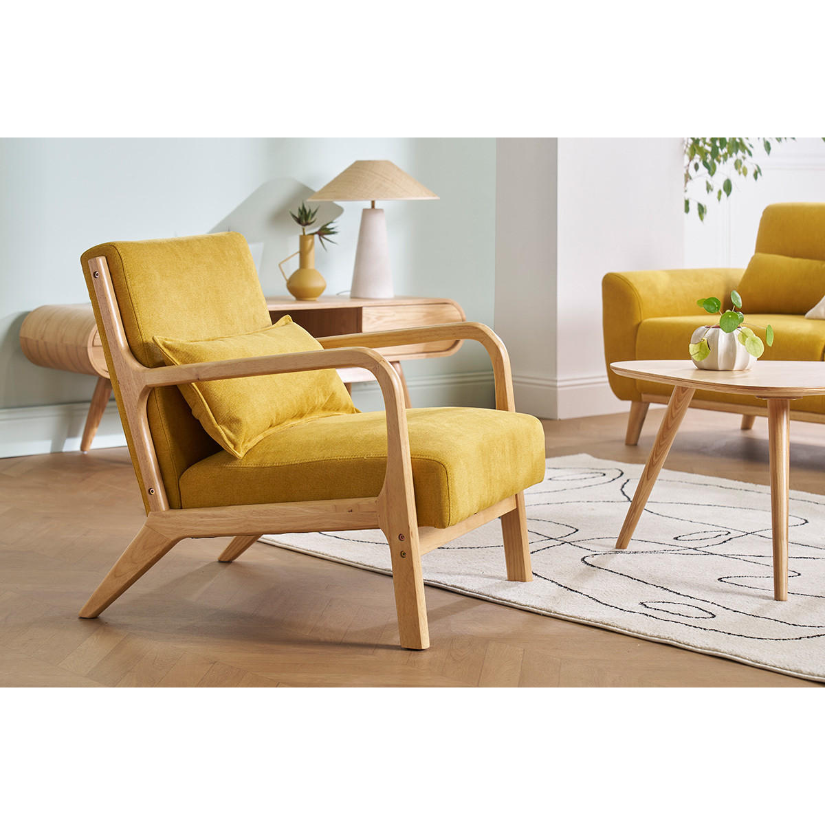 SESSEL Stoff Samteffekt Senfgelb Helles Massivholz DERRY - Gelb, Textil (84/75.5/66cm) - Miliboo