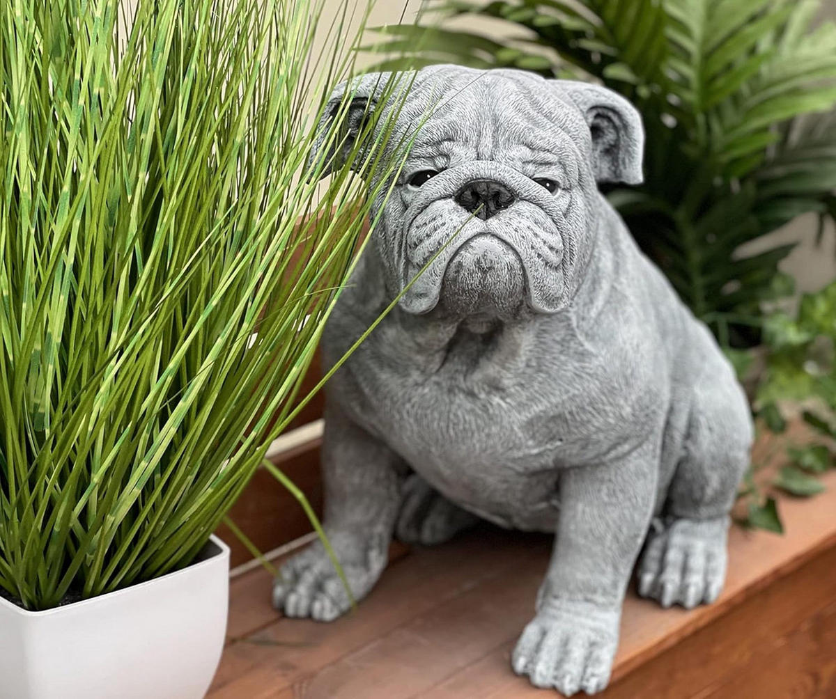 STEINFIGUR Bulldogge Elsa frostsicher Winterfest massiv Steinguss - Grau, Stein (26/37/45cm) - stoneandstyle