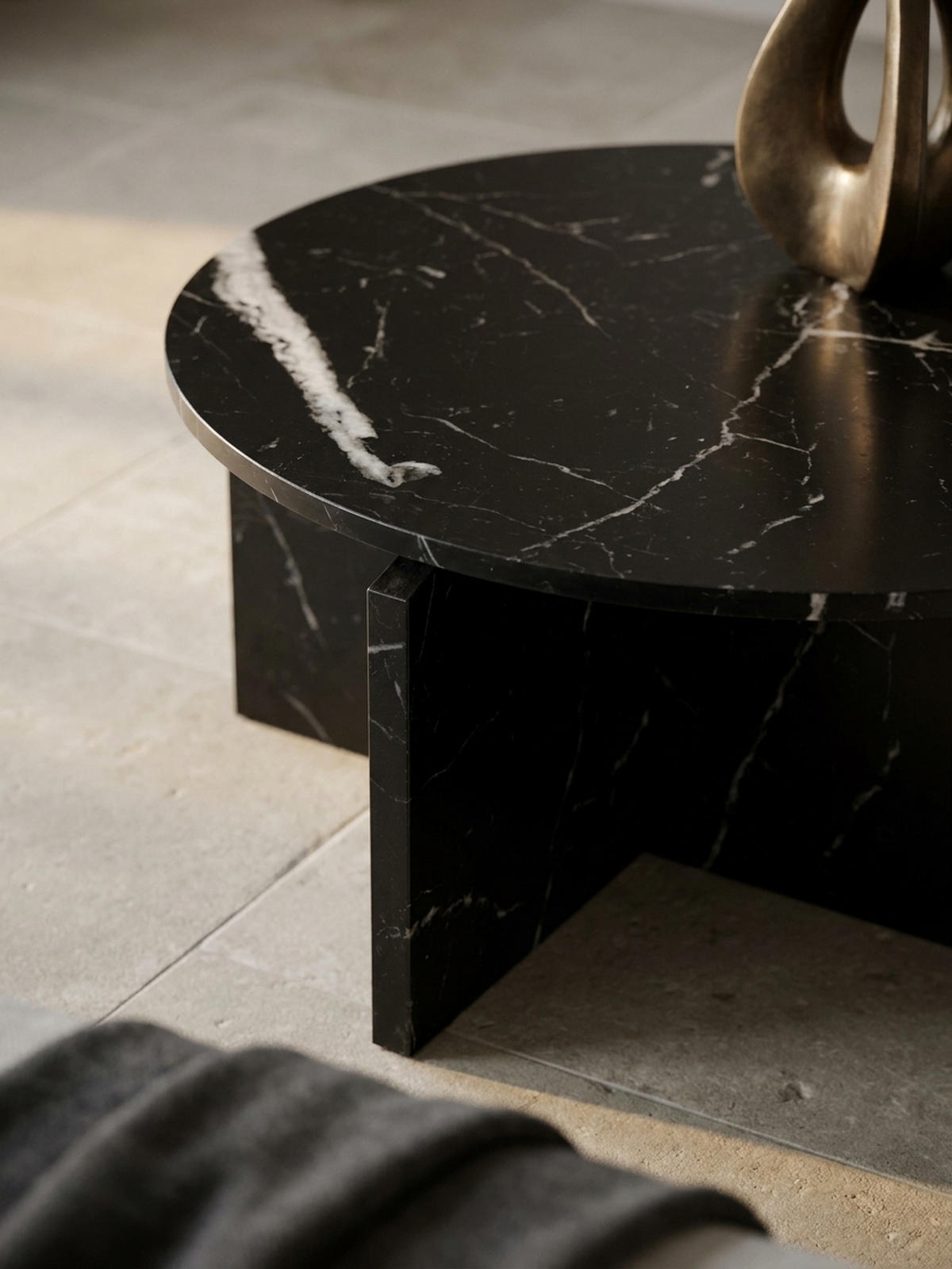 COUCHTISCH rund in Stein-Optik – modernes Design in Großformat, Schwarz 70x70x33 cm - Schwarz, Holzwerkstoff (70/70/33cm) - KADIMA DESIGN