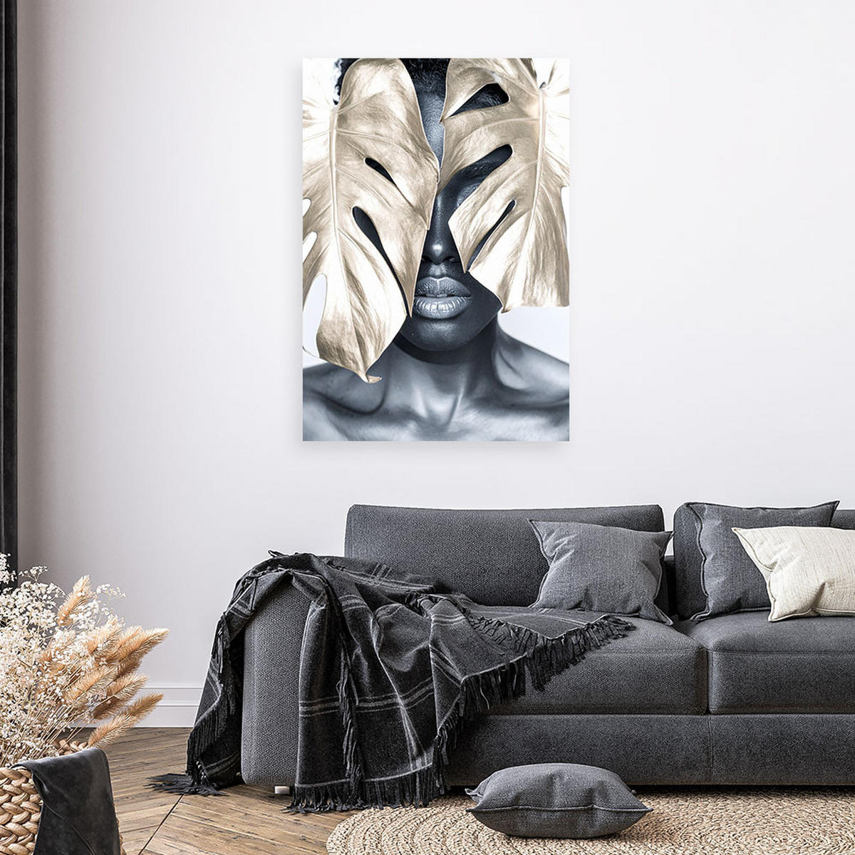 LEINWANDBILD Porträt einer Frau und goldenen Monstera-Blättern 70x100cm - Grau, Textil (70/100cm) - Feeby