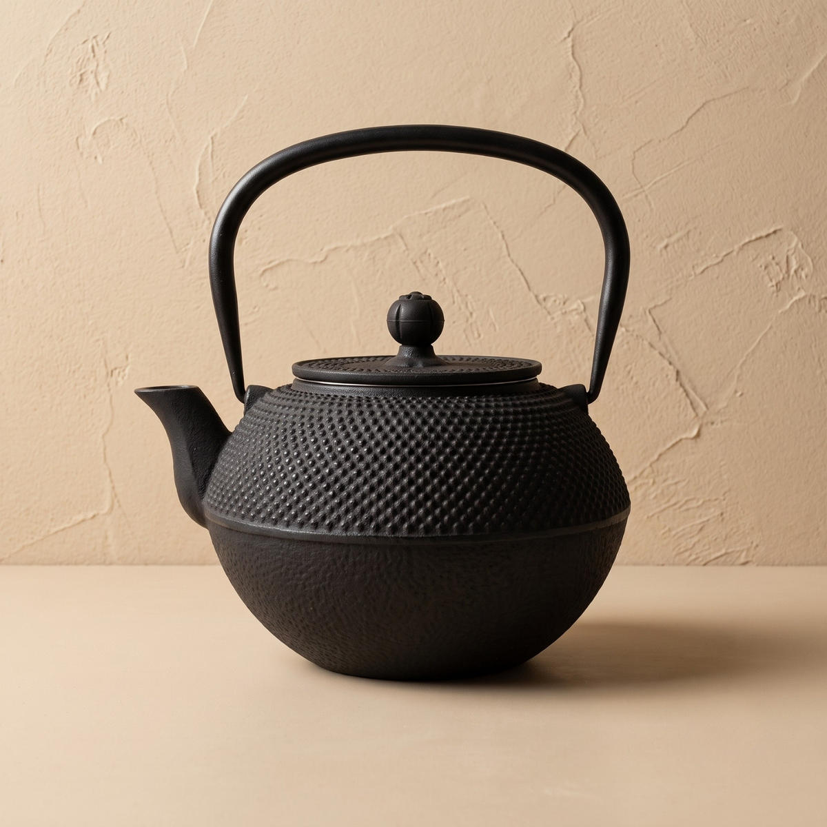 TEEKANNE Gusseisen mit Sieb Sono Schwarz 1,2 l 18,5/16/20 cm - Schwarz, Metall (16/18.5cm) - AROMELIO