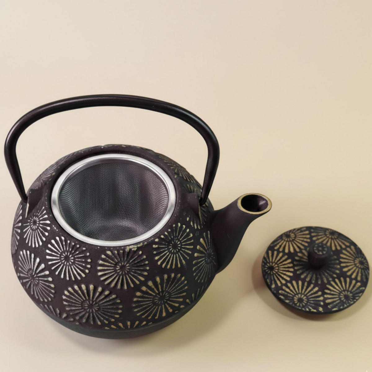 GUSSEISENKANNE Koga 1200 ml mit Tassen und Untersetzer - Schwarz/Weiß, Metall (1.2L) - AROMELIO