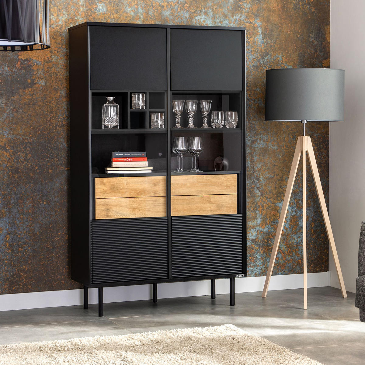 VITRINENSCHRÄNK LOFTY Außenseiteneinlage, schwarz / Eiche natur - Eichefarben/Schwarz, Holzwerkstoff (102/174/41cm) - KONSIMO®
