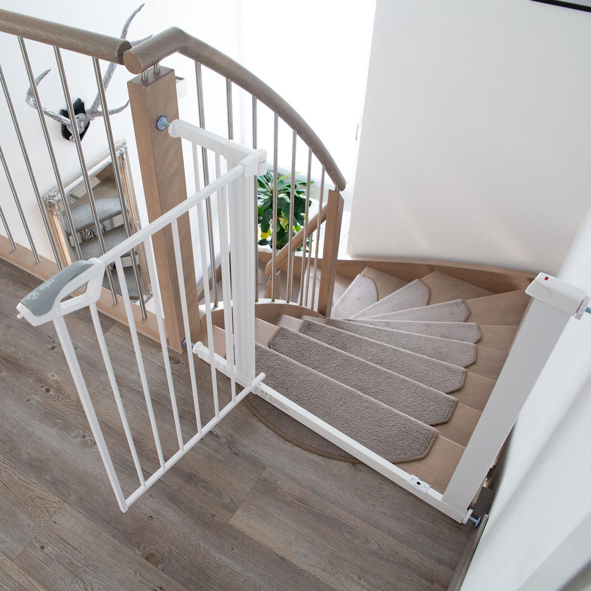 TÜRSCHUTZGITTER easySafe+ zum Klemmen - 75 - 82 cm - Weiß, Metall (82/5cm) - Roba