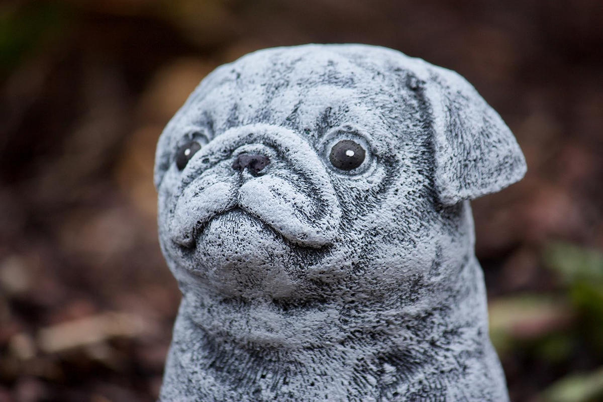 STEINFIGUR Mops klein, Frostfest, Steinguss - Grau, Stein (12/15/13cm) - stoneandstyle