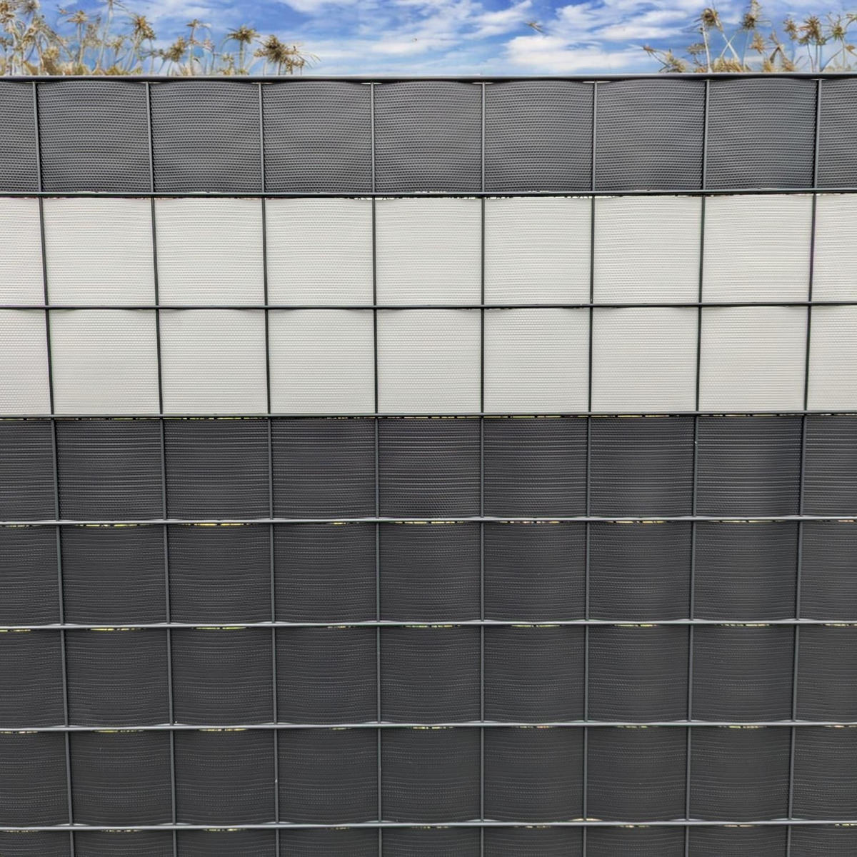 SICHTSCHUTZSTREIFEN DELUX-R Einzelstreifen mit Wabenstruktur Lichtgrau 2,55m - Hellgrau, Kunststoff (255/19cm) - ZAUN|ZU