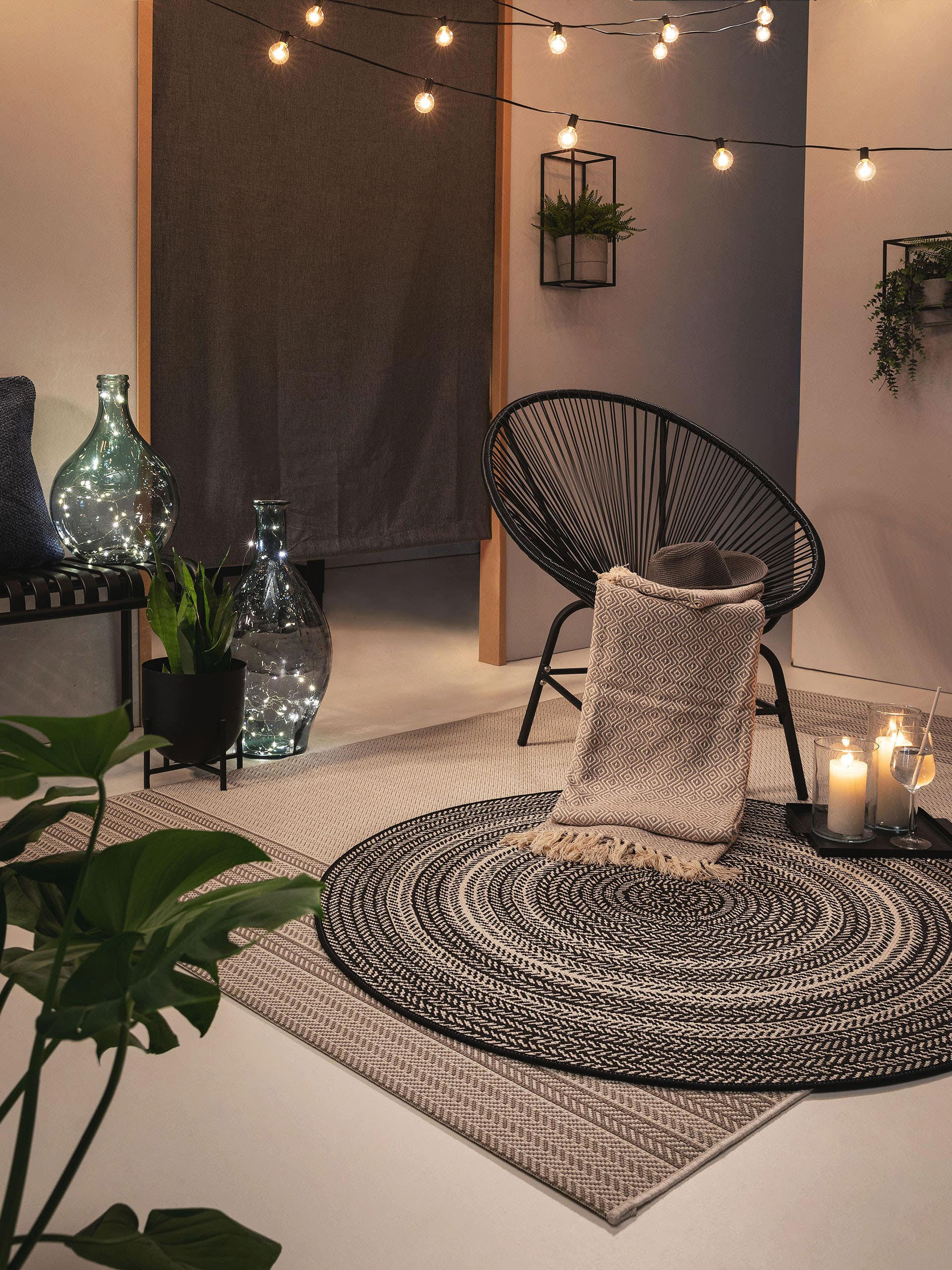 OUTDOORTEPPICH rund Metro Schwarz/Weiß ø 120 cm rund - Schwarz, Textil (120/120cm) - benuta Nest