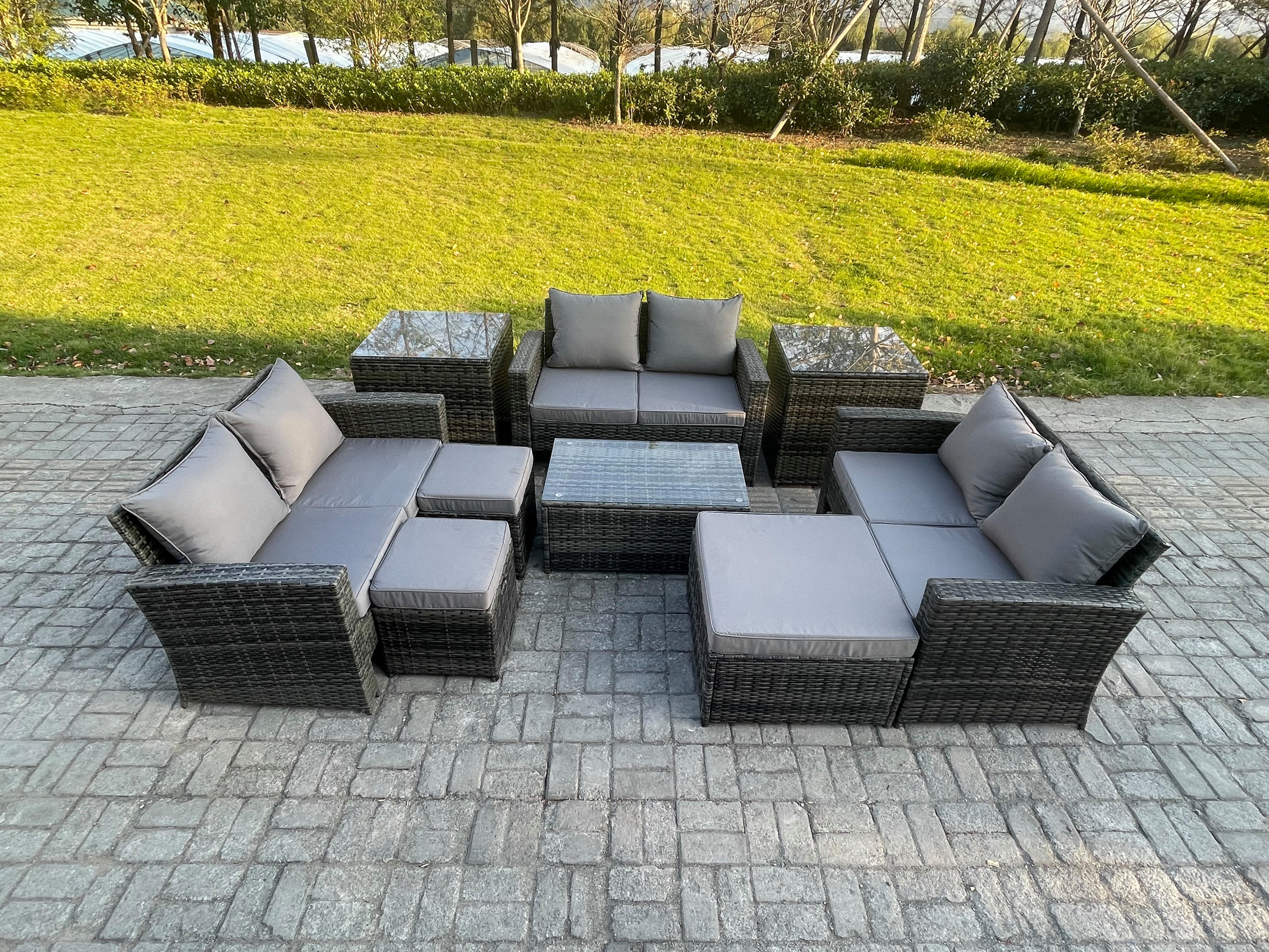 GARTENMÖBEL SET MIT 2 BEISTELLTISCHE 3 HOCKER LIEBESSITZ-SOFA Polyrattan Dunkelgrau Gemischt 9-Sitzer - Dunkelgrau, Metall - Fimous