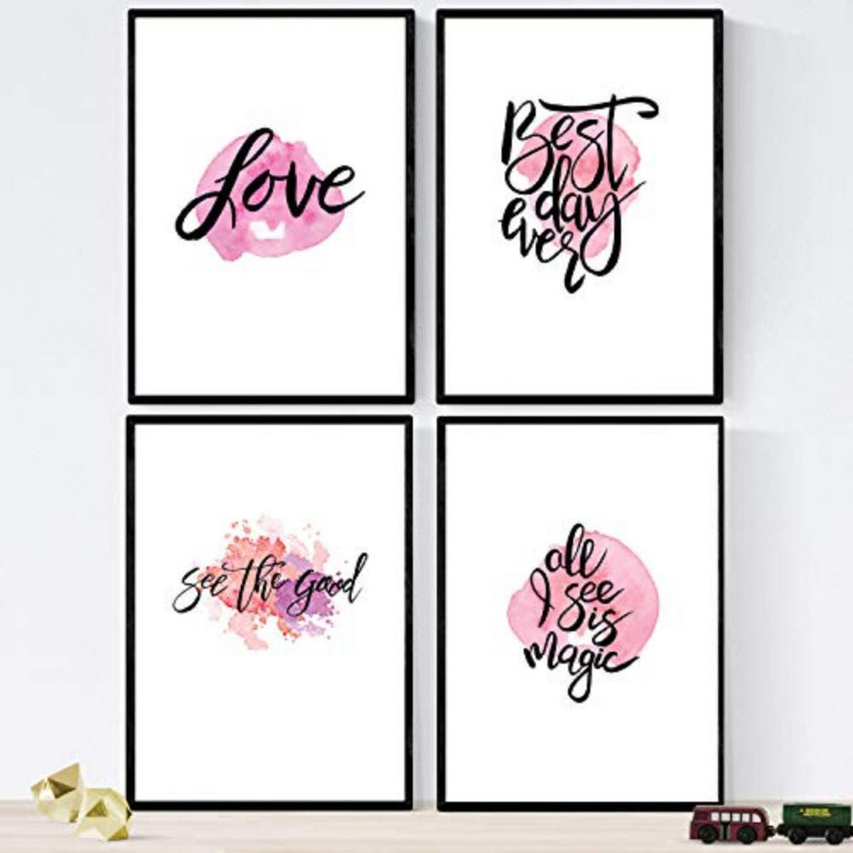POSTER Set mit 4 glücklich und bunt ‚Love‘ A4 Schwarzer Rahmen - Schwarz, Papier (29.7/3cm) - Nacnic