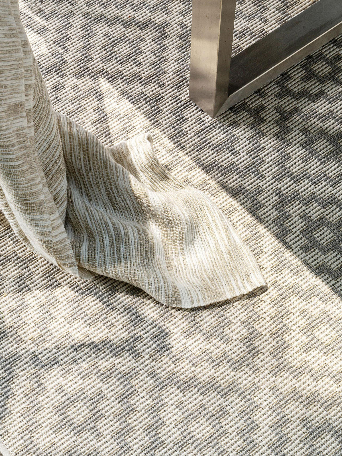 OUTDOORTEPPICH Metro Grau 140x200 cm - Grau, Textil (140/200cm) - benuta Nest