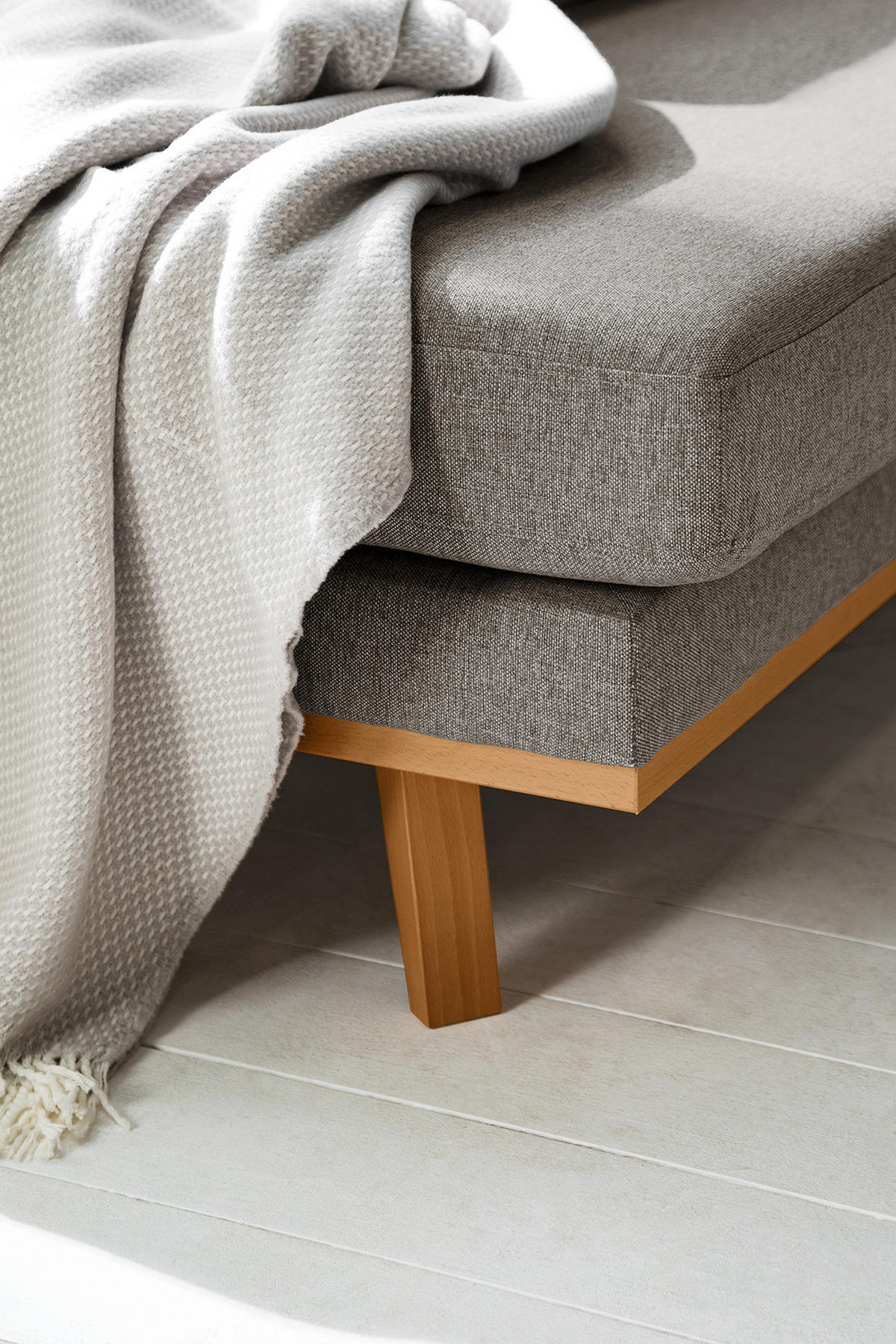 WOHNLANDSCHAFT mit Longchair - Graubraun/Buchefarben, Buchenholz/Textil (371/81/219cm) - home24