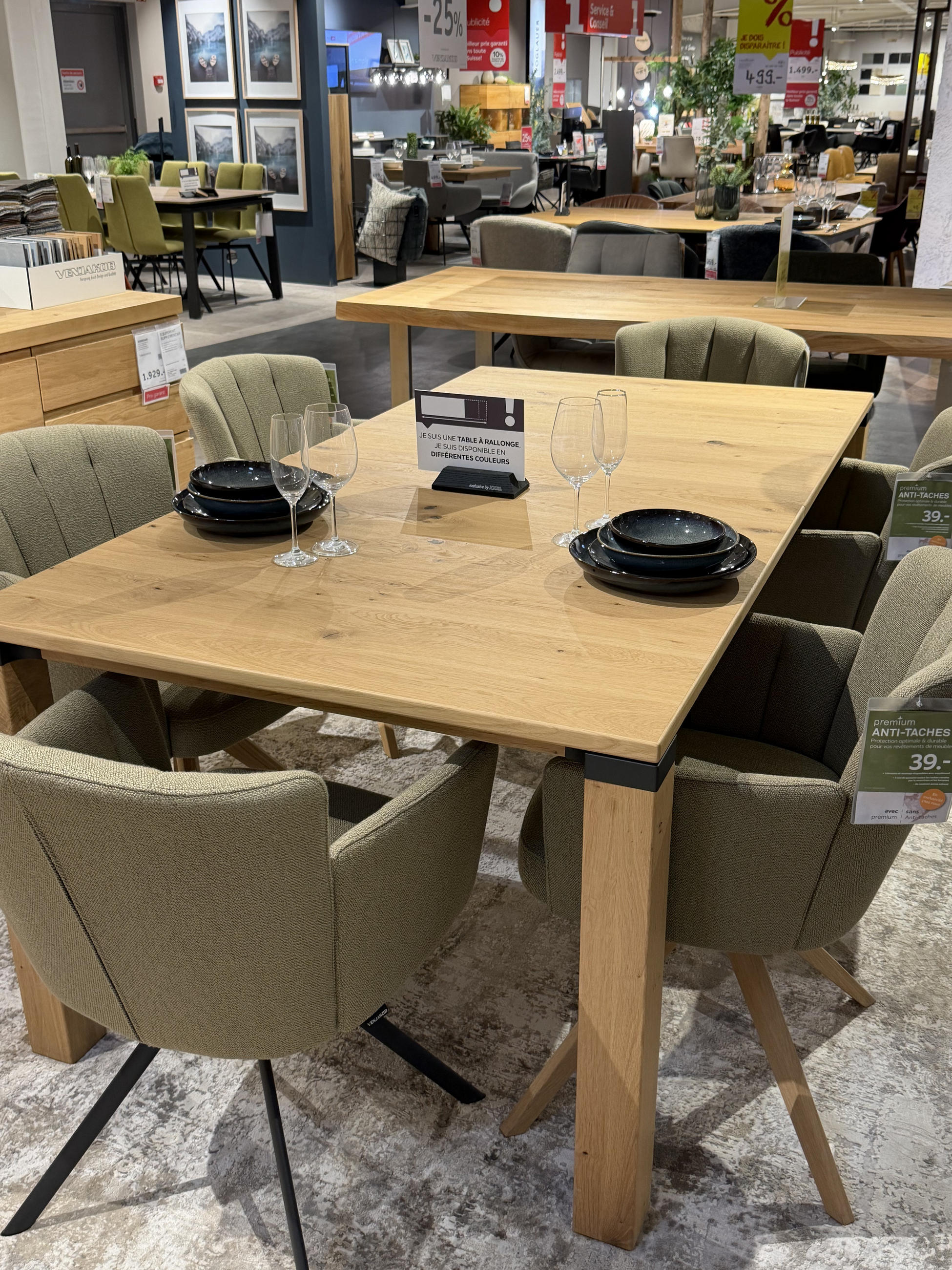 Ensemble table et six chaises - Venjakob
