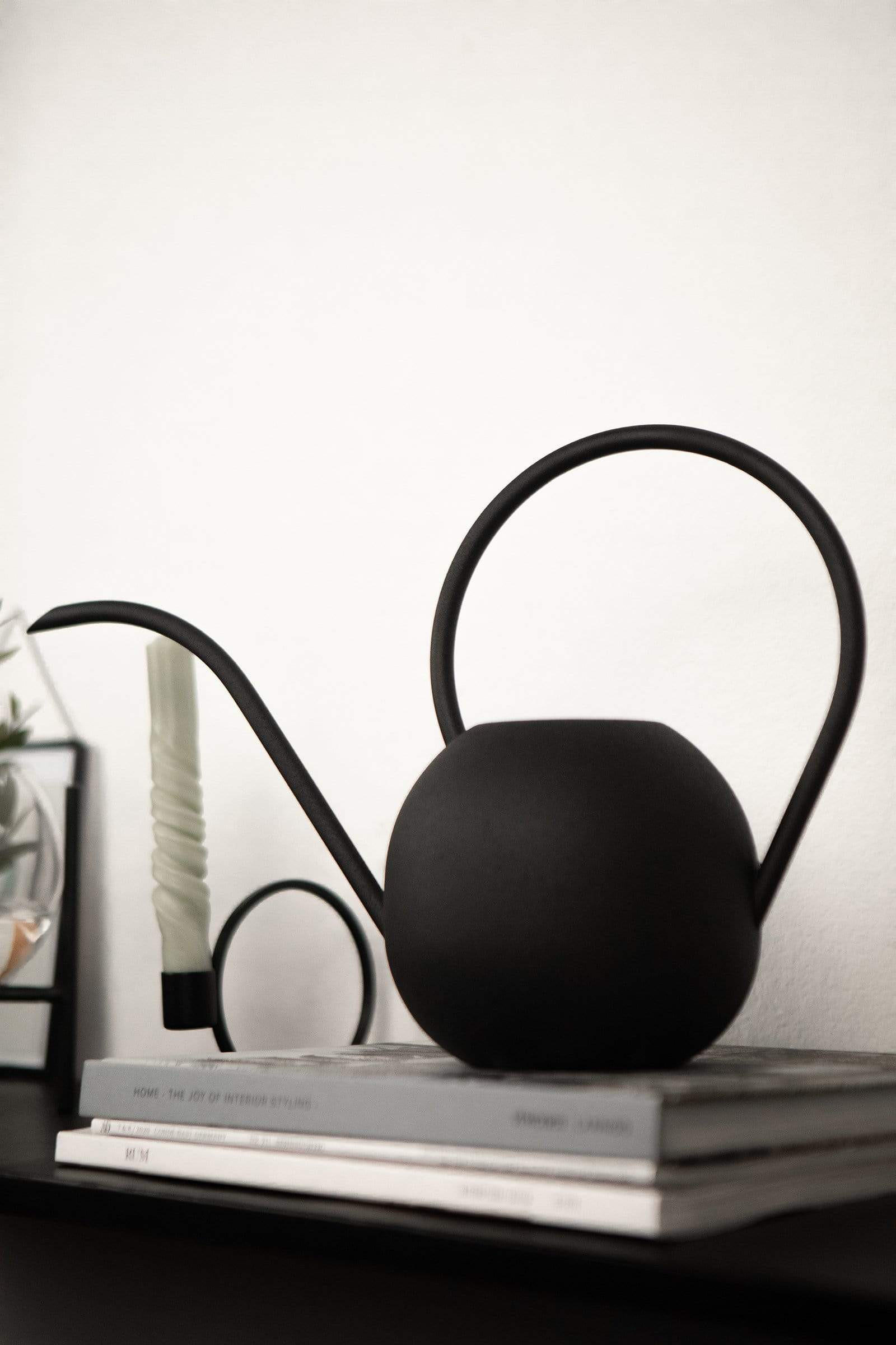 GIESSKANNE Zehra in Schwarz Ø 14,5 cm 15 Liter - Schwarz, Metall (14.5/25/35.5cm) - LaLe Living