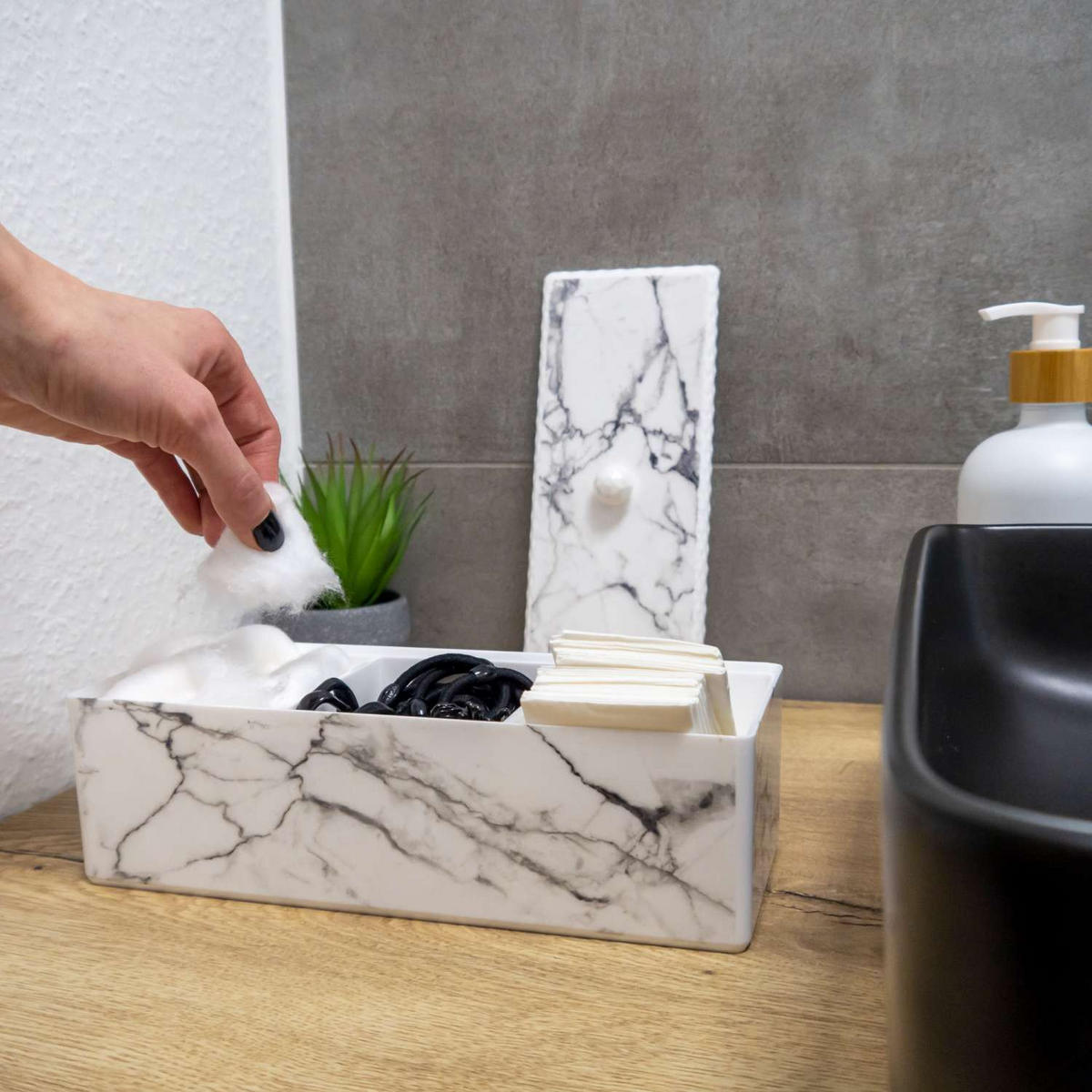AUFBEWAHRUNGSBOX Badezimmer - Weiß, Kunststoff (9.4/9.5/23.3cm) - Intirilife