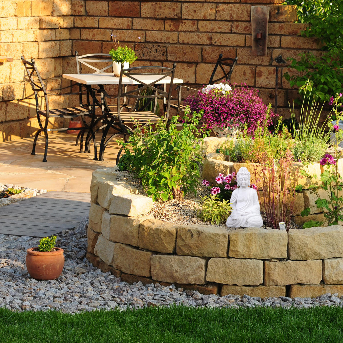 BUDDHA Figur - Weiß, Kunststoff (19.5/30/12cm) - Relaxdays