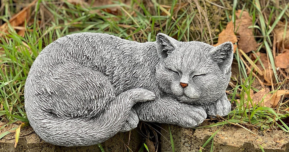 STEINFIGUR Katze Betty schlafend frostfest wetterfest Gartenfigur - Grau, Stein (25/11/18cm) - stoneandstyle