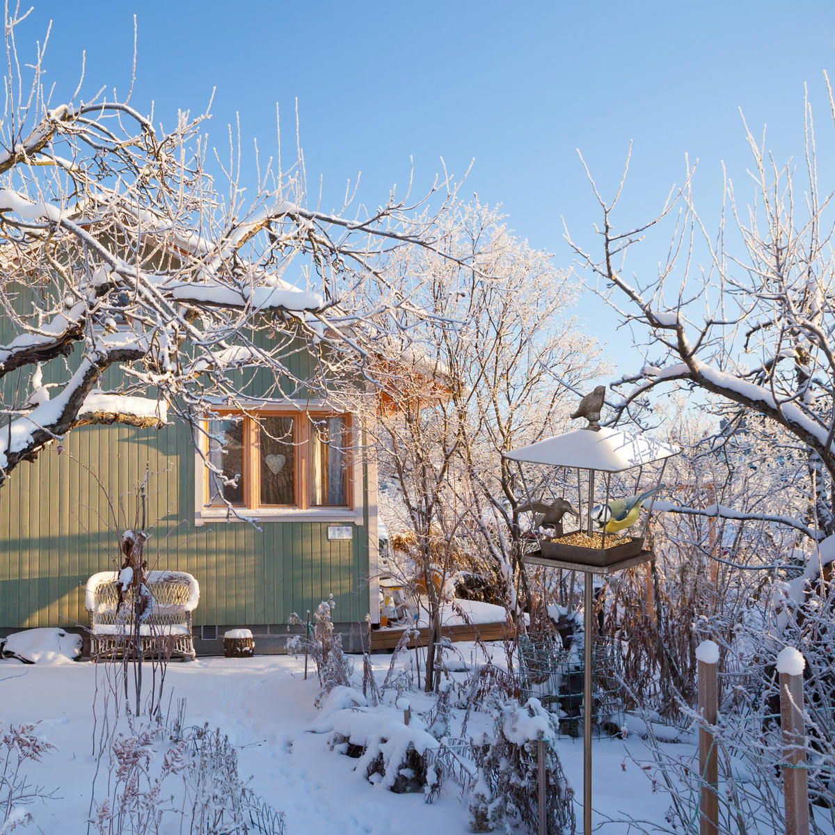 VOGELFUTTERHAUS - Braun, Metall (15/115/16cm) - Relaxdays