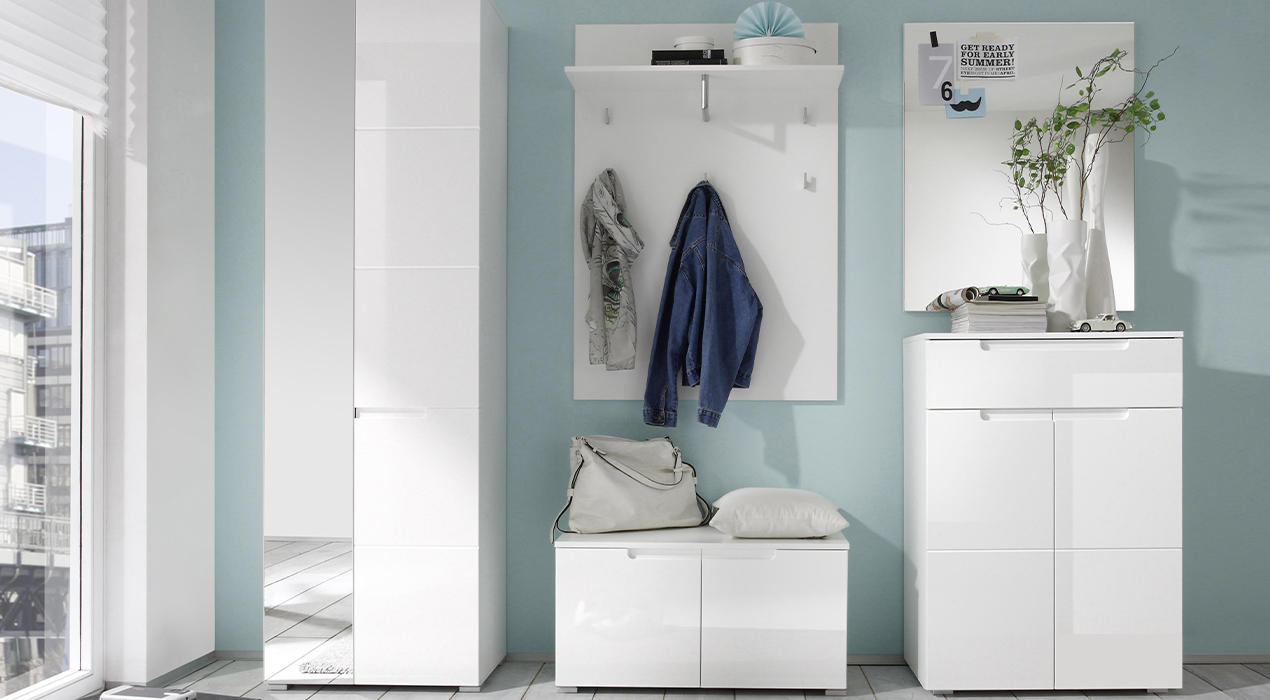 Garderobenschrank im puristischen Stil