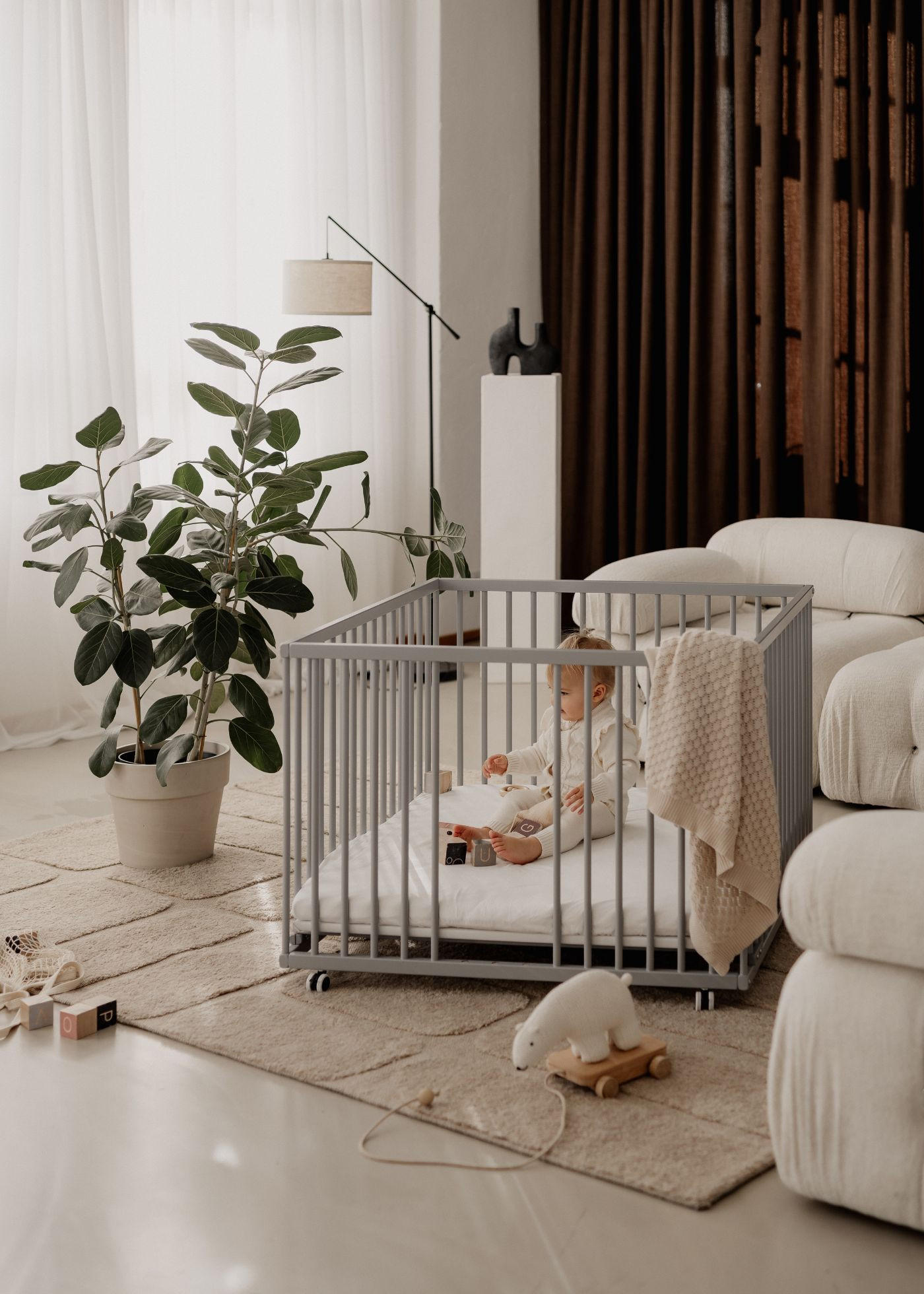 Thumbnail - Sämann – make a difference. Laufgitter, Grau, Holz, Echtholz,Buche, 120x74x120 cm, Babymöbel, Laufstall Baby