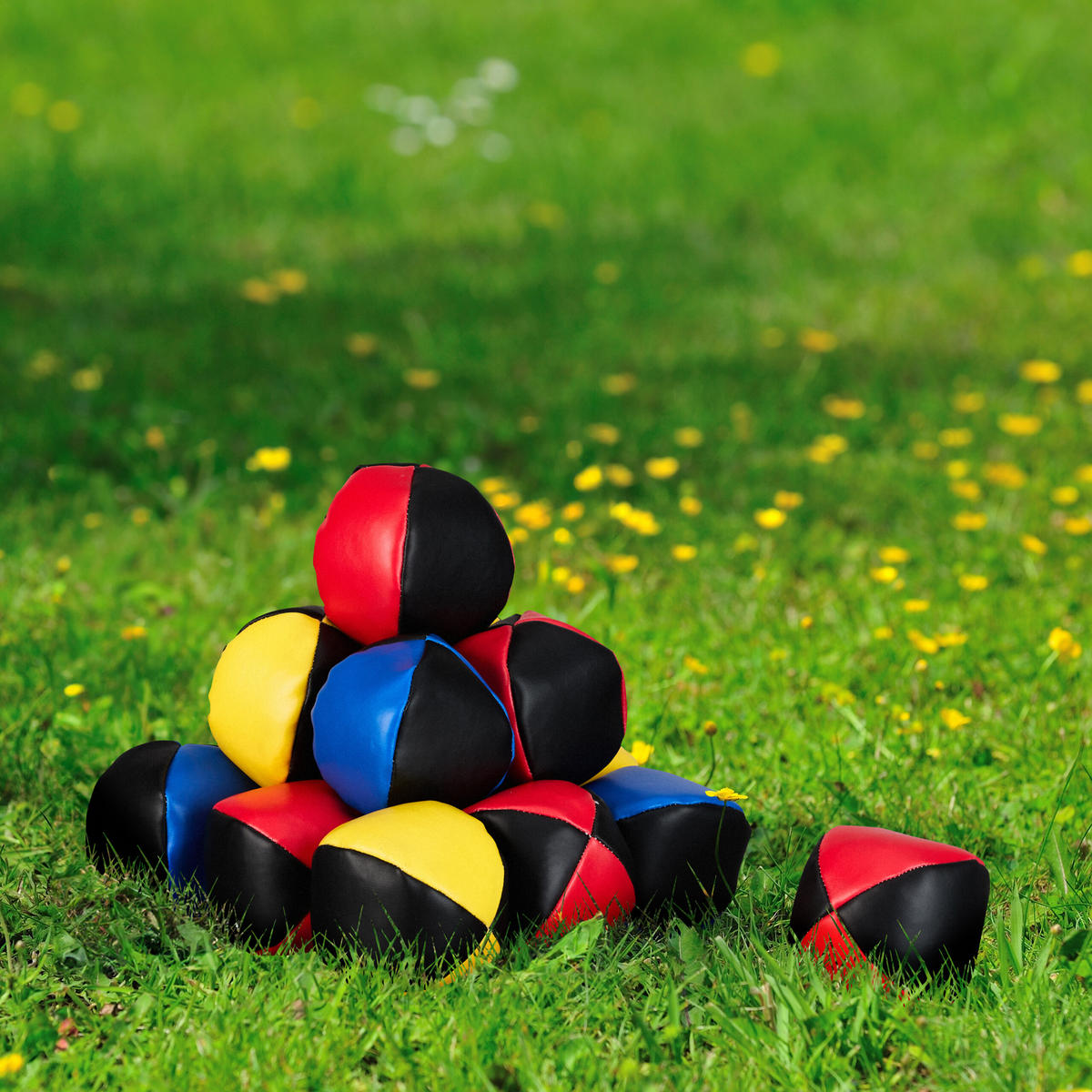 15XŽONGLOVACÍ míčky - různobarevná, plast/přírodní materiály (6.5/6.5cm) - Relaxdays