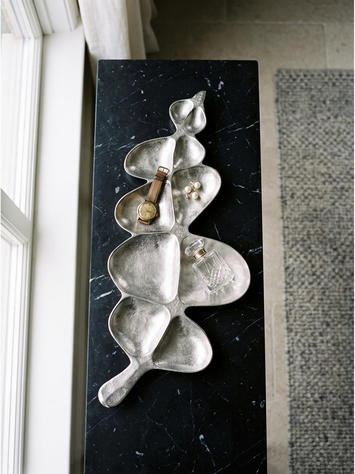 DEKOSCHALE NUMANA, Aluminium, handgefertigt, Silber, 60,5 x 17,5 x 3 cm - Silberfarben, Metall (3cm) - KADIMA DESIGN