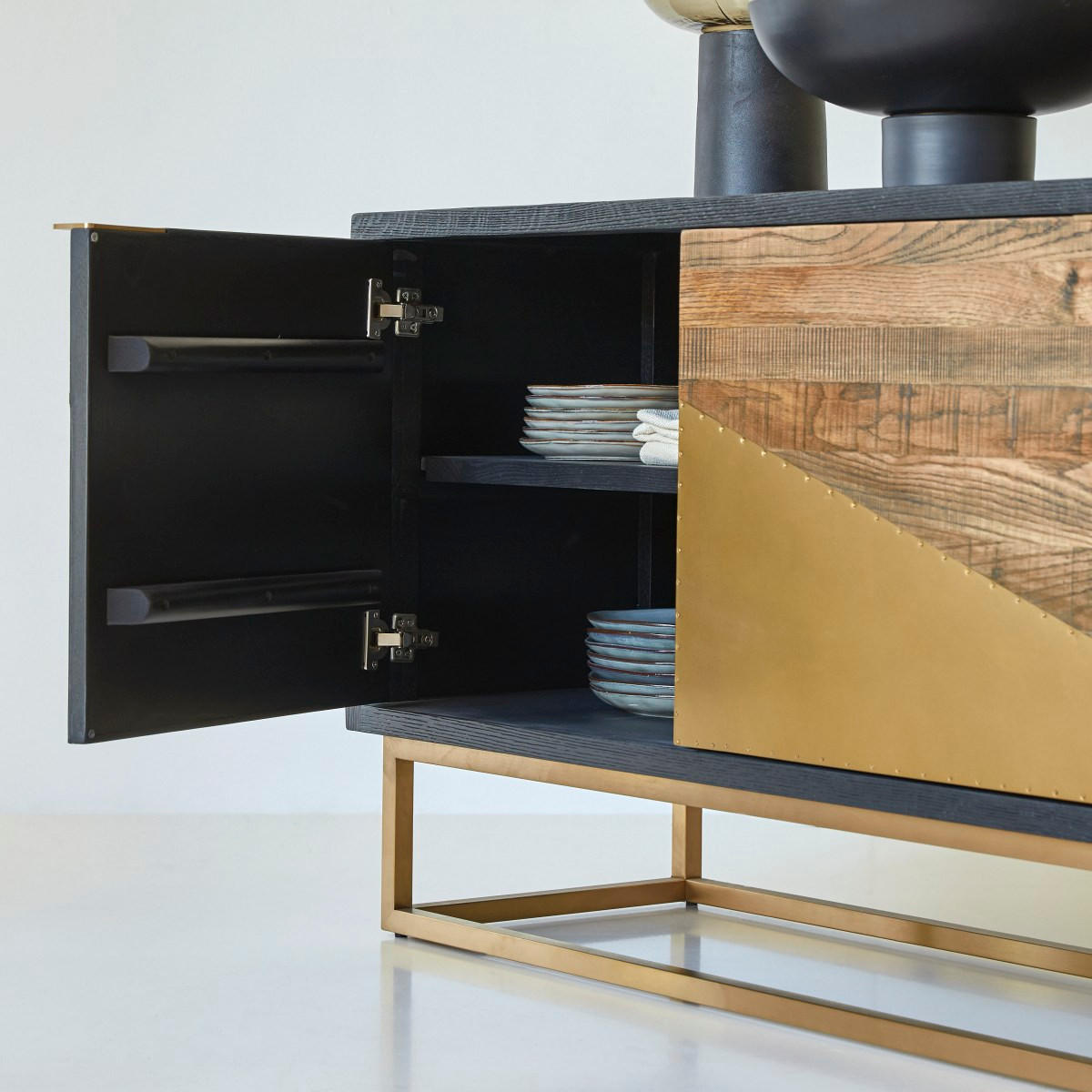 TV-SCHRANK Oscar Schwarz aus Eiche - Schwarz, Holz (240/77/48cm) - Tikamoon