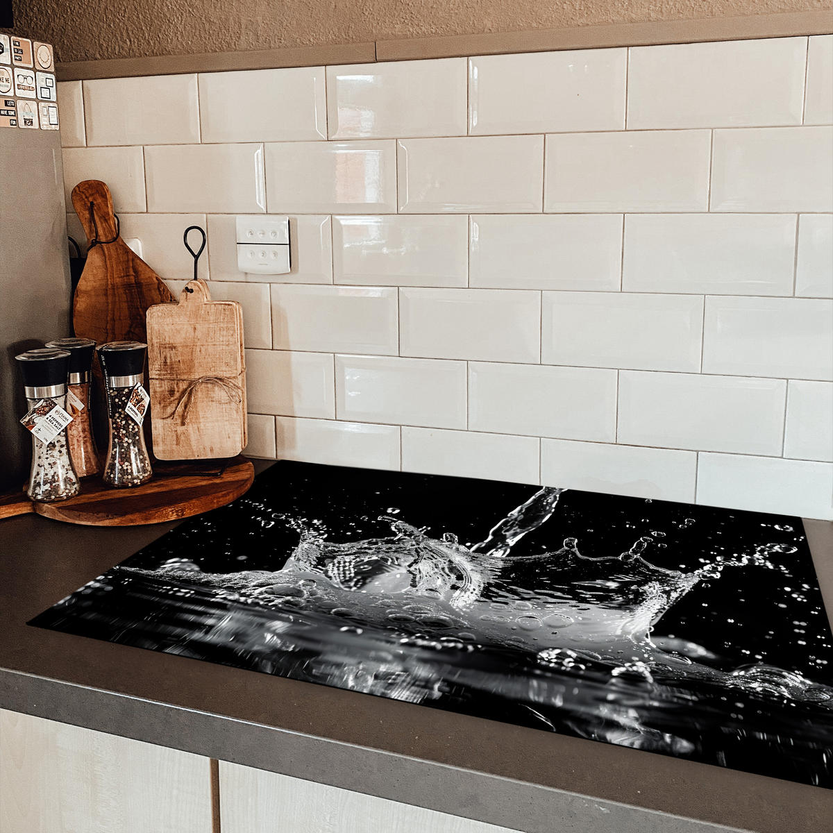 HERDABDECKPLATTE Wasser - Spritzwasser - Schwarz Induktionsmatte 81x52 cm - Schwarz, Kunststoff (81/52/0.2cm) - MuchoWow