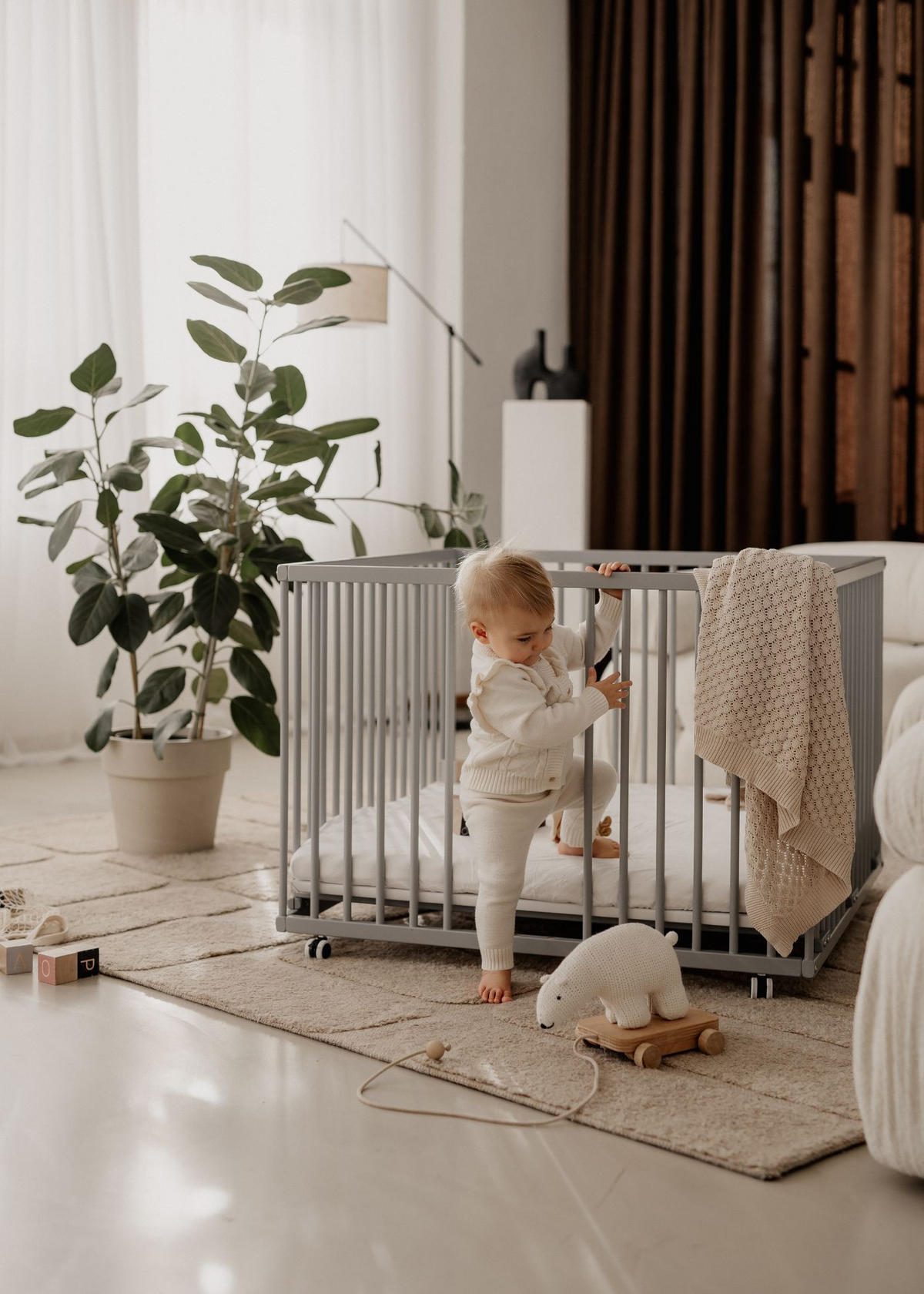 LAUFGITTER 75x100 cm mit Matratze SleepPlus - grau - Premium Kollektion - Grau, Holz (100/74/75cm) - Sämann – make a difference.