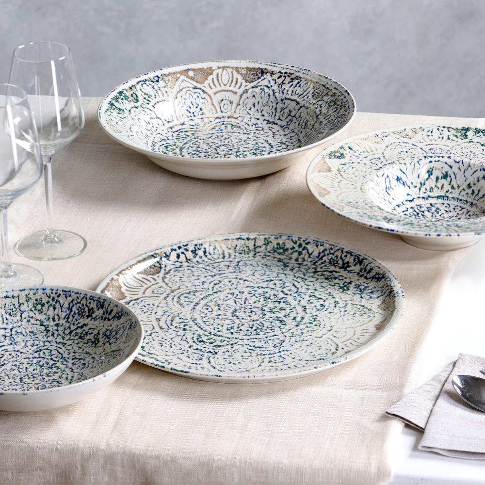 Helle, weisse und blaue Geschirrserie von Ritzenhoff & Breker
