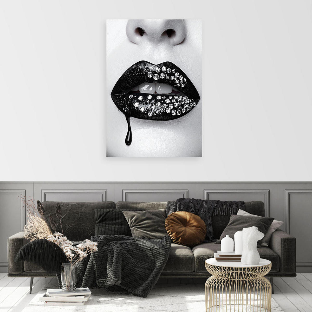BILD auf Leinwand, Schwarze Lippen mit glänzenden Kristallen auf hellem Hintergrund - Schwarz, Textil (30/45cm) - Feeby