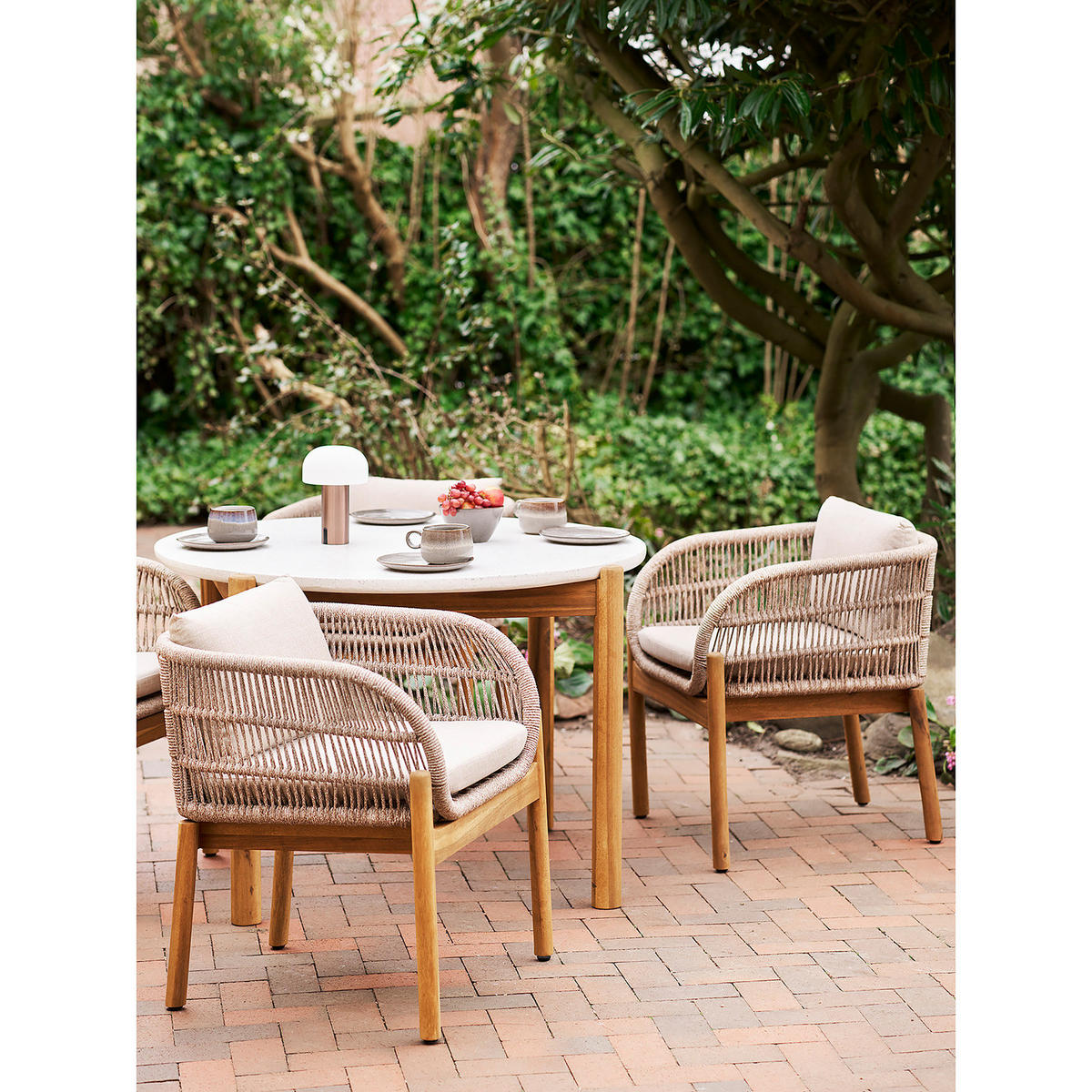 GARTENTISCH - Braun - Weiß - Beton - 120 x 76 x 120 cm - Weiß/Braun, Holz/Stein (120/120/76cm) - home24