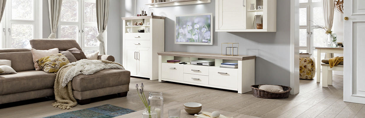 wohnzimmer in braunen Farben
