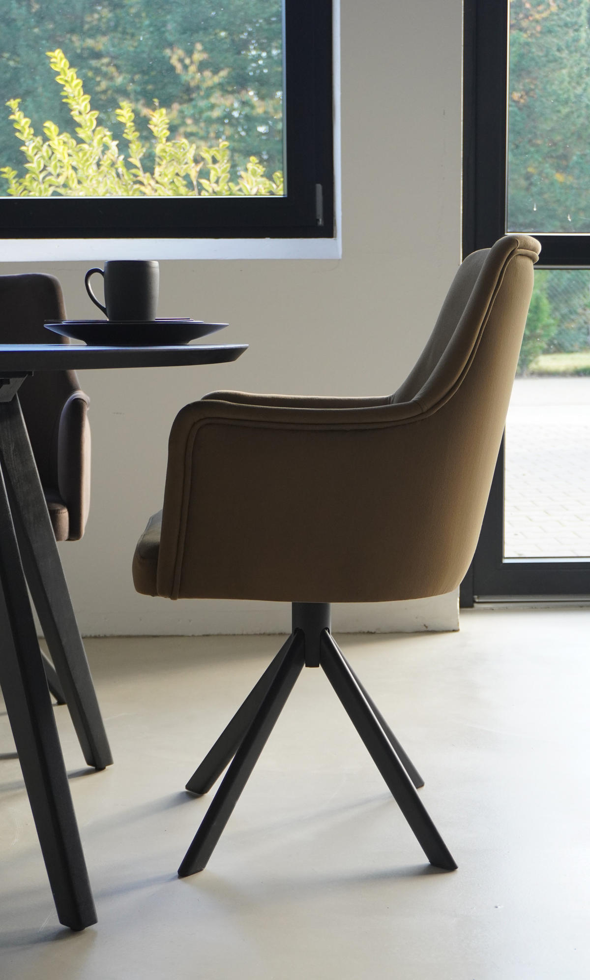 ARMLEHNENSTUHL Sello oliv mit S-Fuß drehbar - Schwarz/Olivgrün, Textil/Metall (55/90/58cm) - INKA furniture