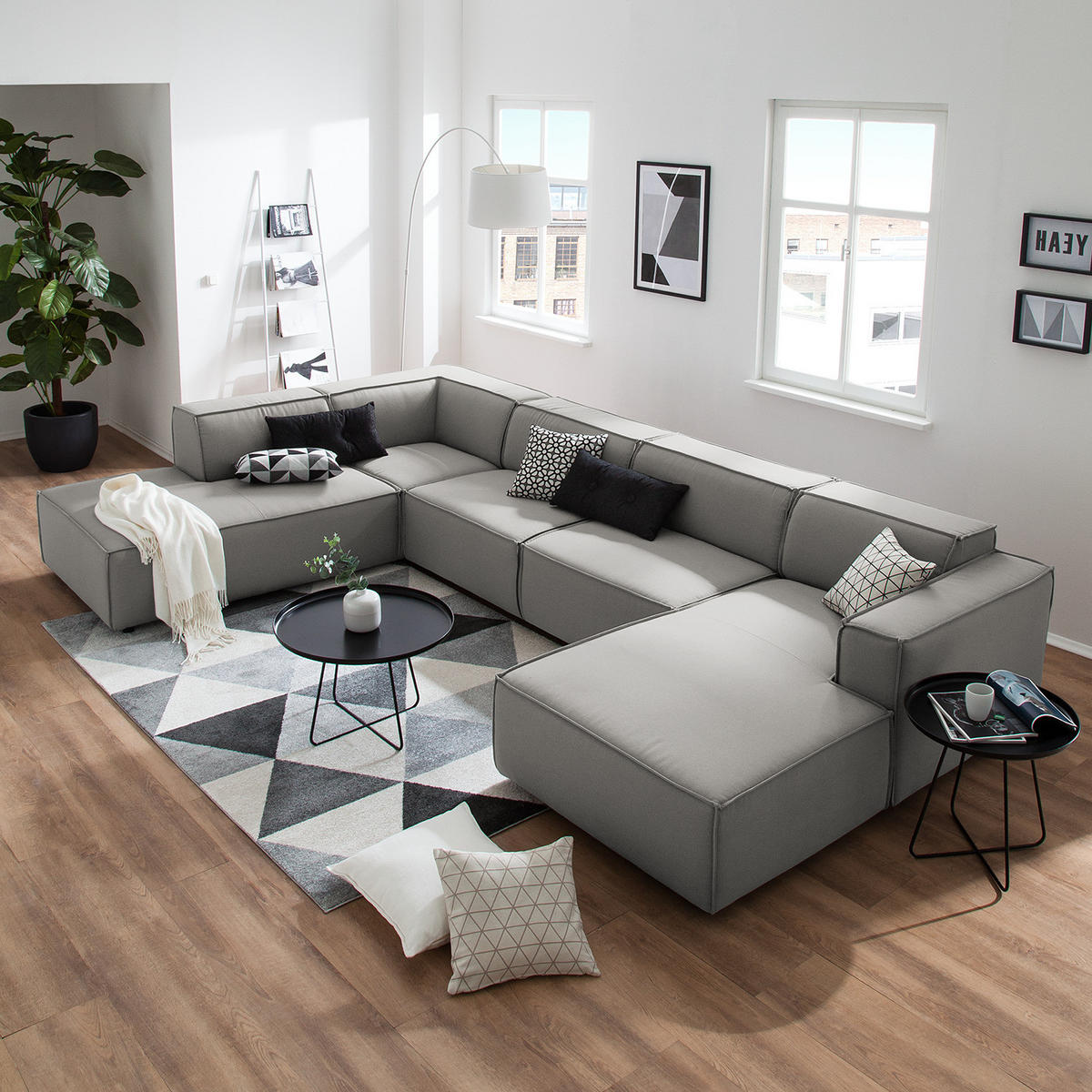 WOHNLANDSCHAFT mit Longchair & Ottomane - Graubraun/Schwarz, Kunststoff/Textil (369/70/234cm) - home24