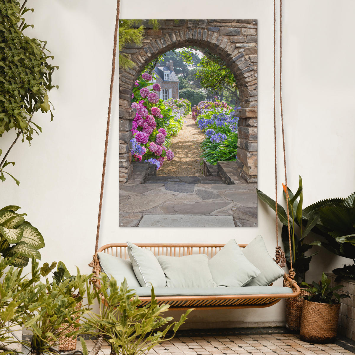 ZAHRADNÍ PLAKÁT Květiny - pohled - hortenzie - léto 120x180 cm - hnědá, plast (120/180/0.2cm) - OnlyWow